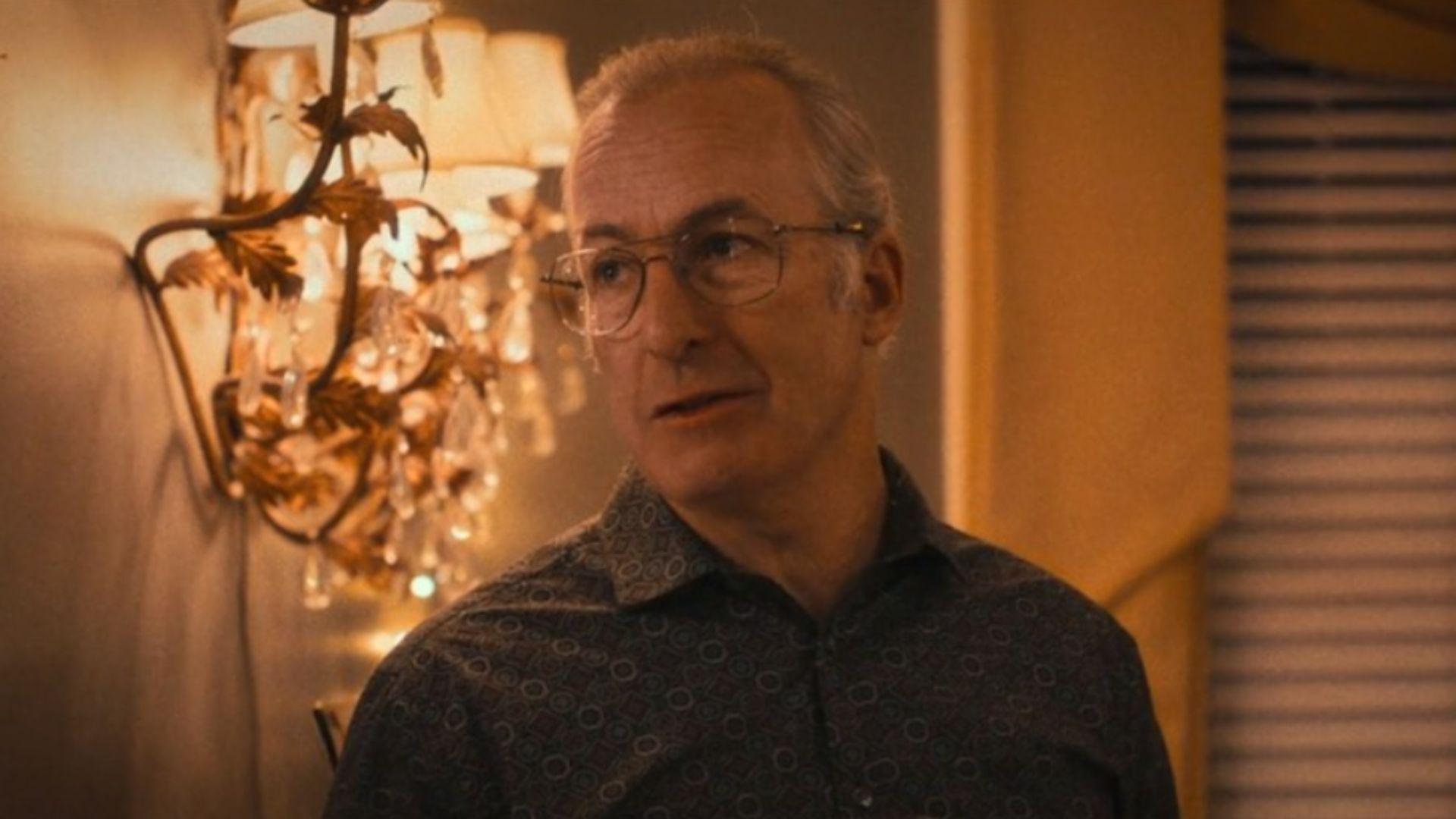 Bob Odenkirk as Uncle Lee in The Bear | Image Source: Hulu