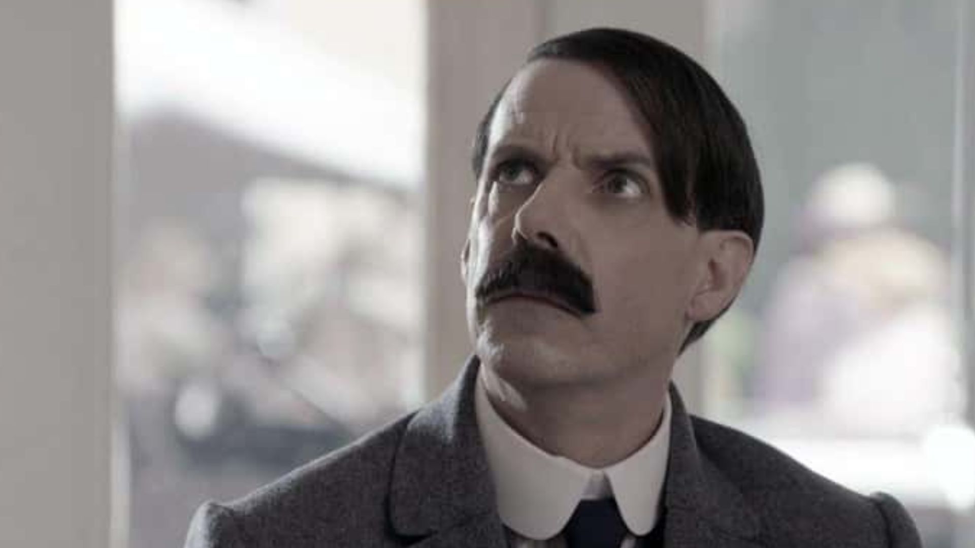 Noah Taylor as Adolf Hitler (Image via Netflix)