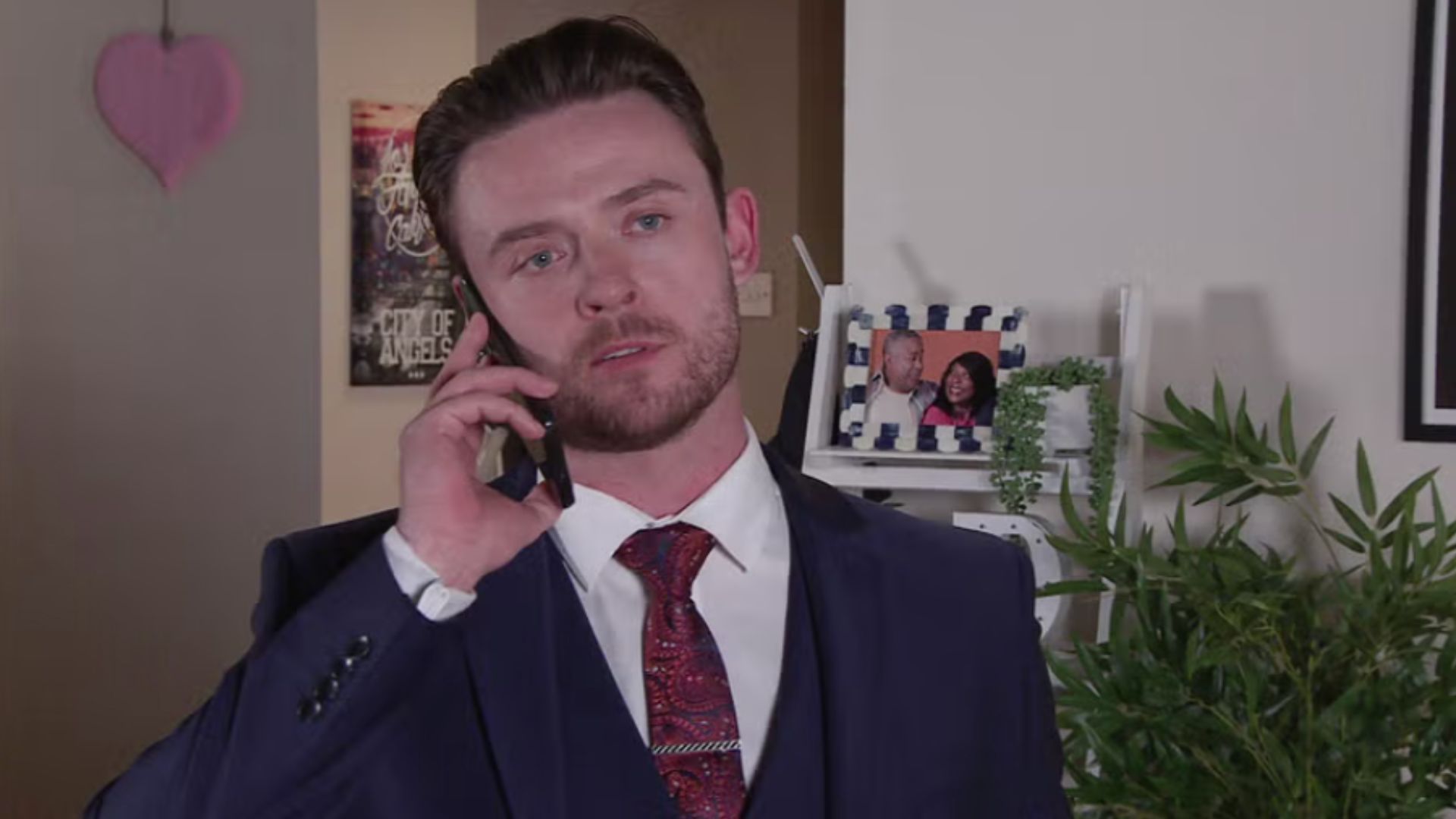 Joel on the phone with the police on Coronation Street | Image Source: ITV