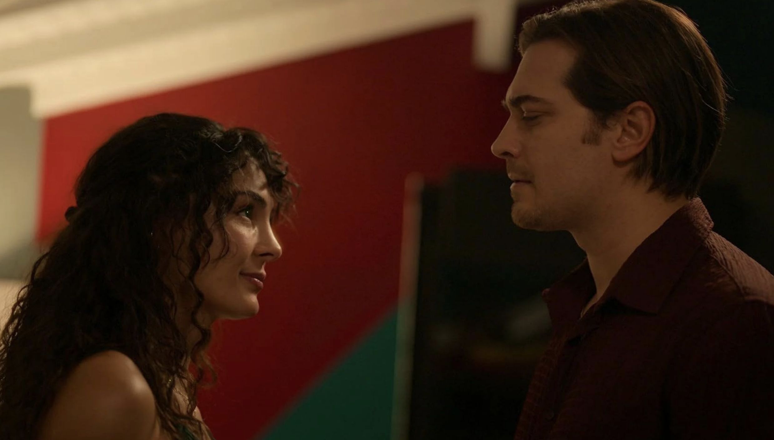 &Ccedil;agatay Ulusoy and Ebru Sahin in A True Gentleman (Image via Netflix)