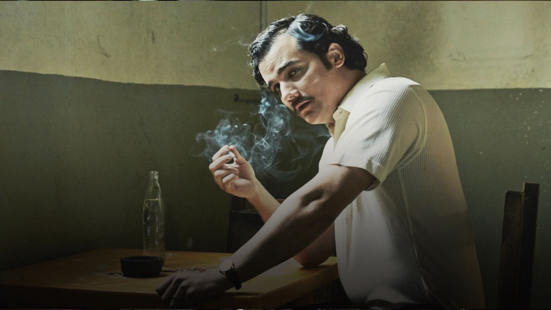 Pablo Escobar heading the Colombian Cartel in Narcos | Image Source: Netflix