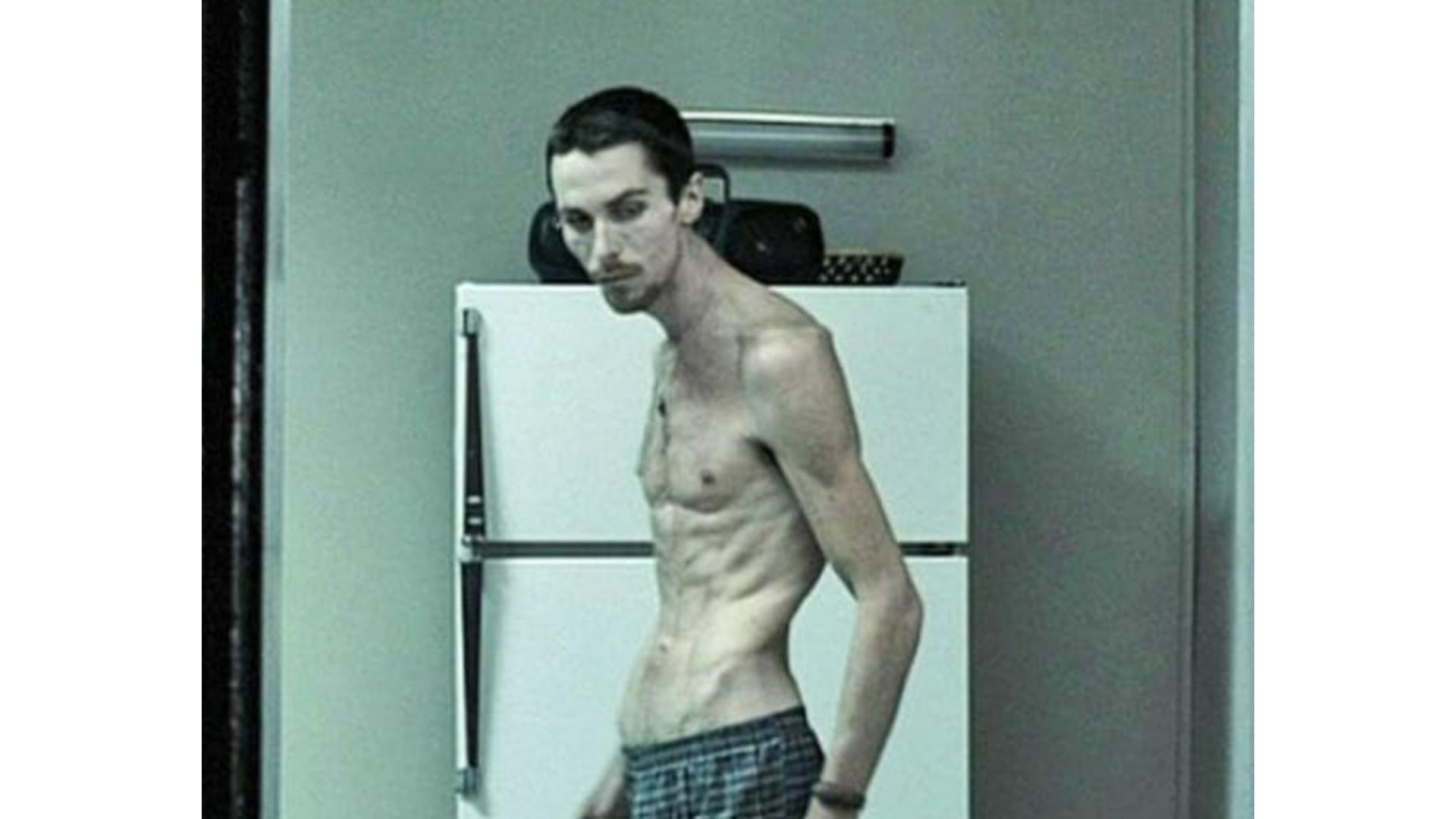 Christian Bale as Trevor Reznik in The Machinist (Image via Netflix, Filmax Group)