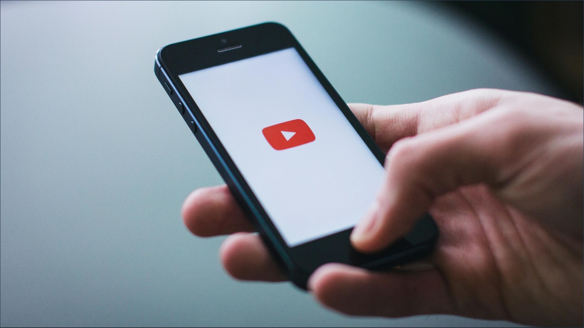 Songs from Adele, Lamar, and other artists have been removed from YouTube over copyright issues (Image via freestocks.org/Pexels)