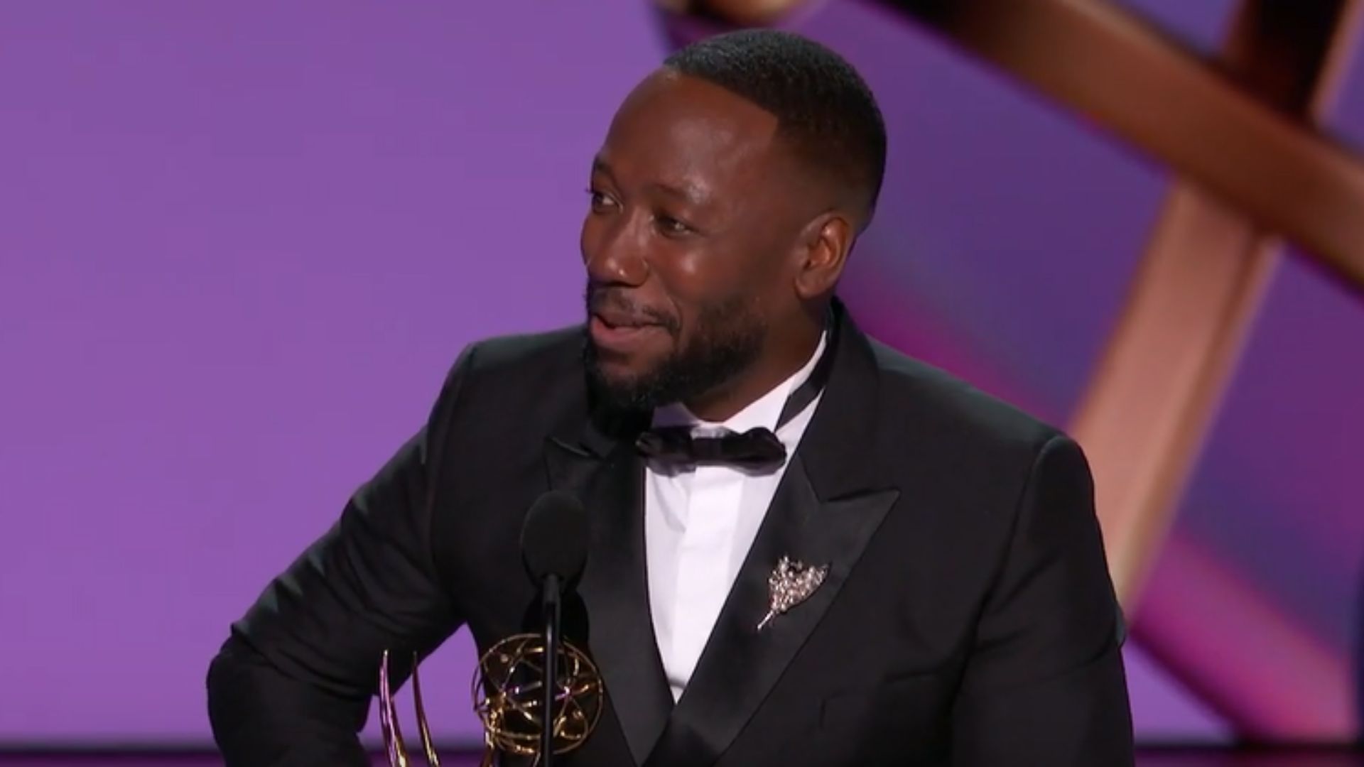 Lamorne Morris winning the Emmy for Fargo l Via: Hulu