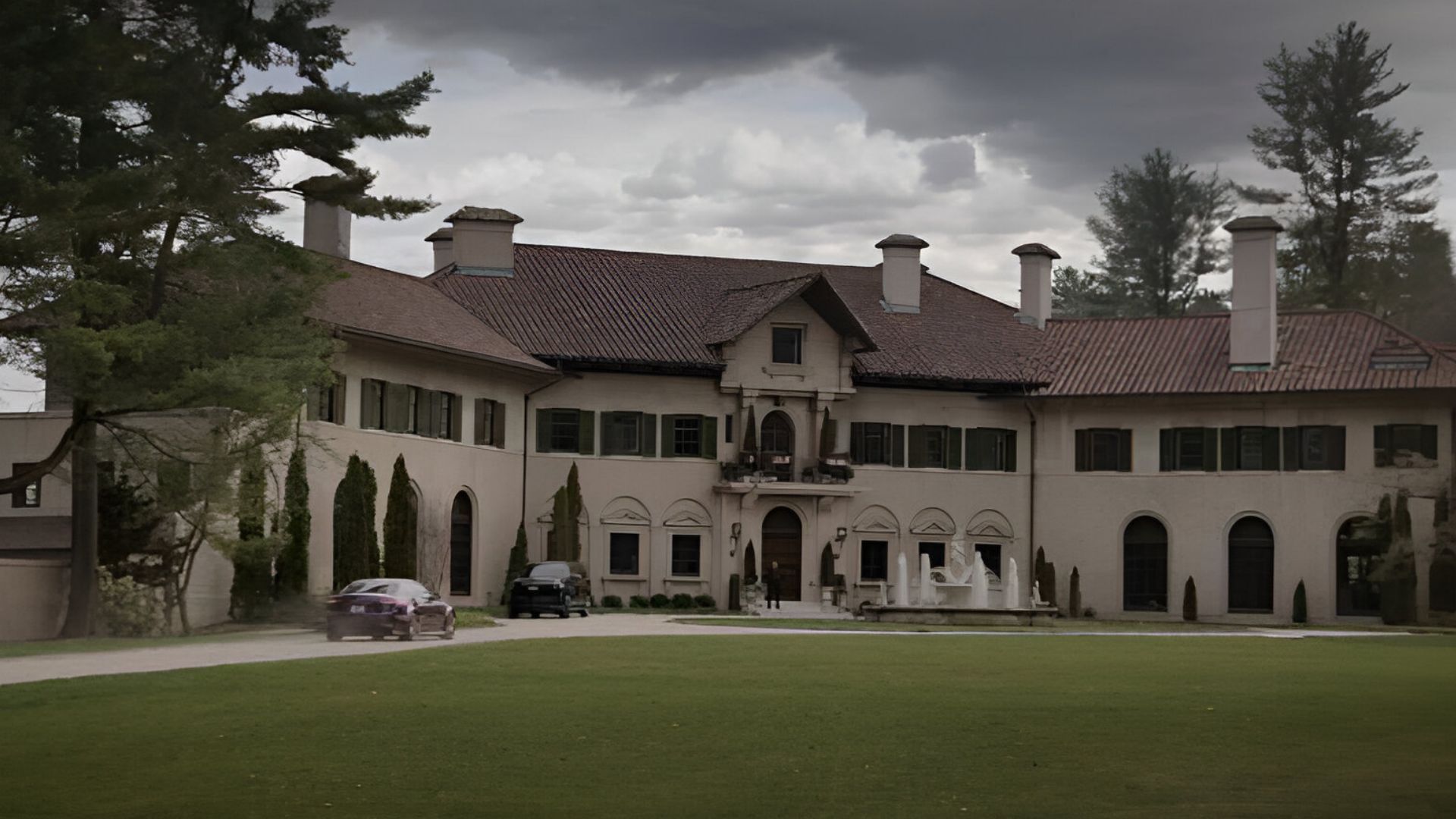 The Falcone mansion (Image Source: HBO)