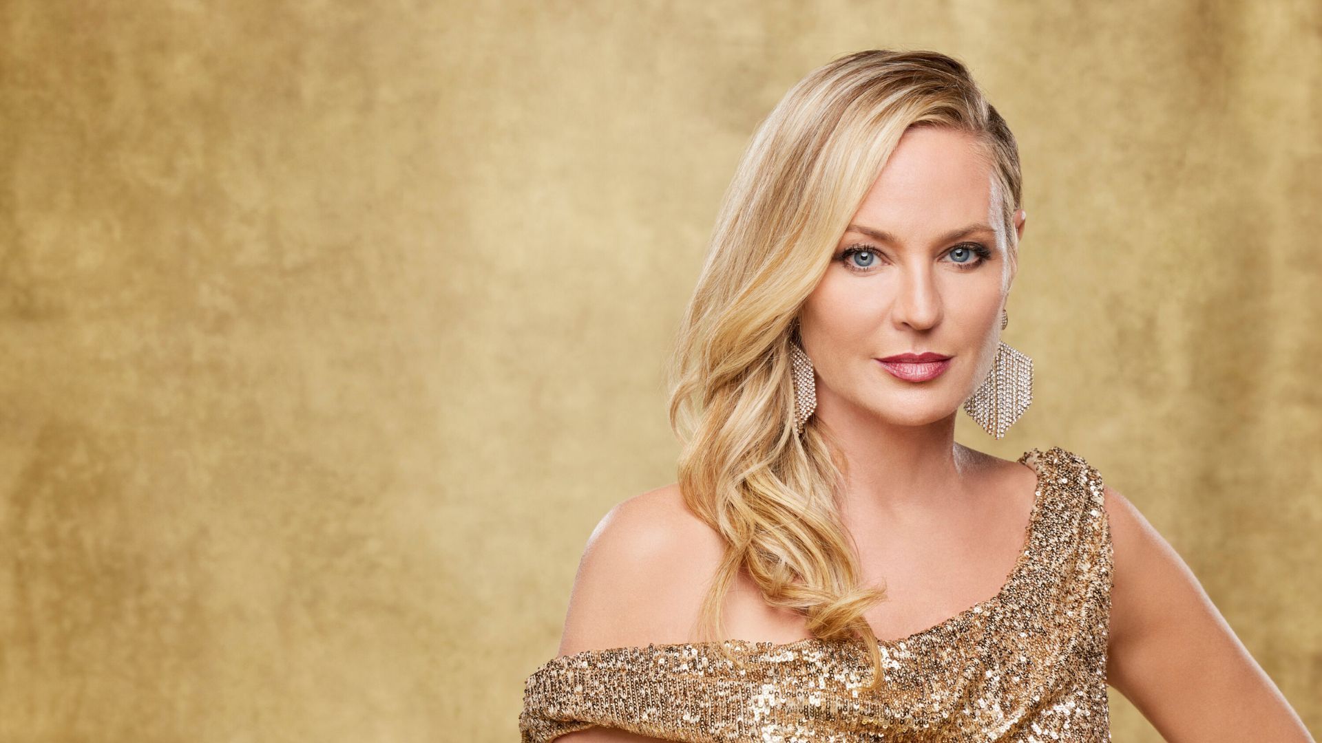 Sharon Case plays Sharon Newman on The Young and the Restless    | Image Source: CBS | Image Source: CBS/Paramount Press