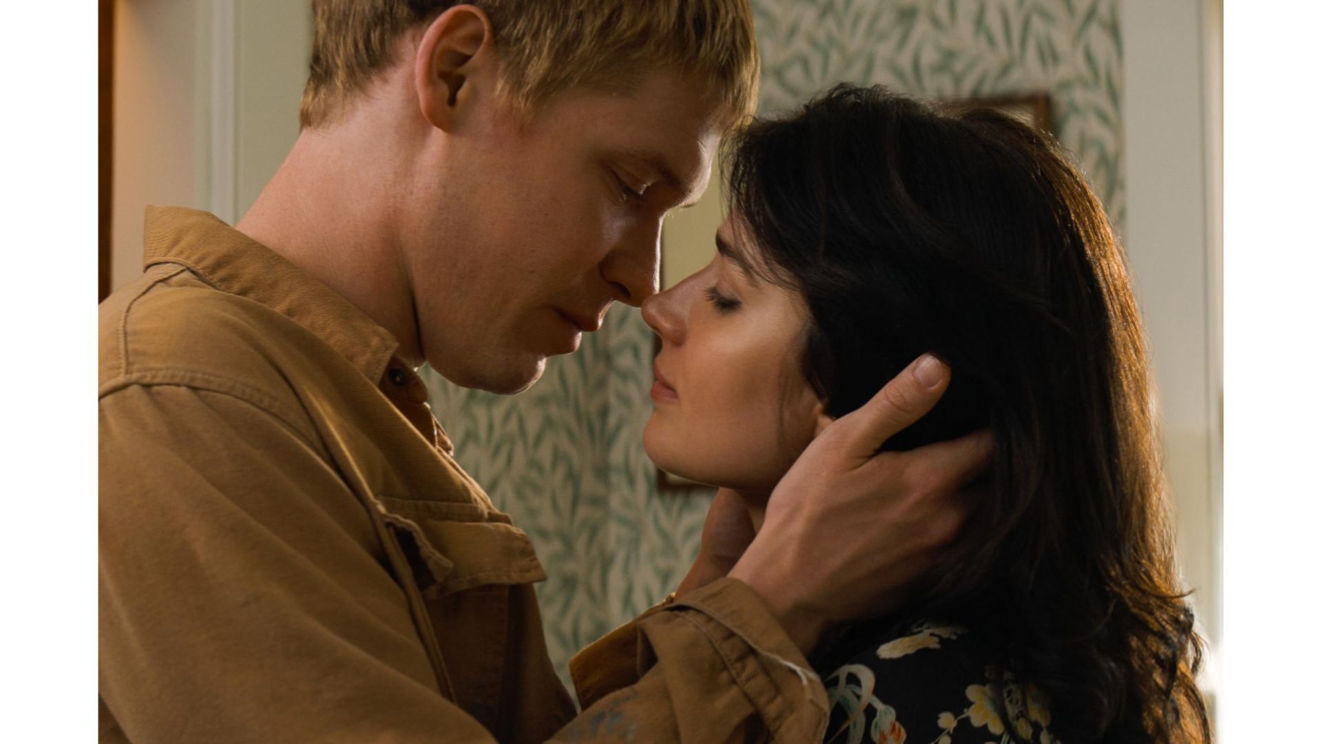 Eve Hewson and Billy Howle as Amelia and Benji in The Perfect Couple (Image via Netflix)