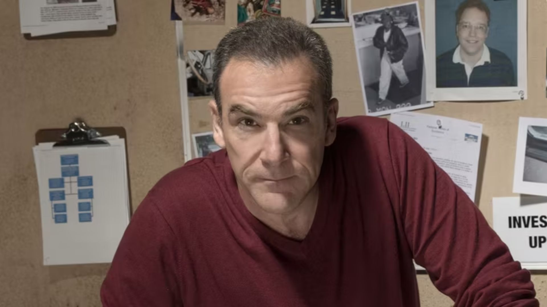 Mandy Patinkin trong vai Jason Gideon (Hình ảnh qua Hulu)