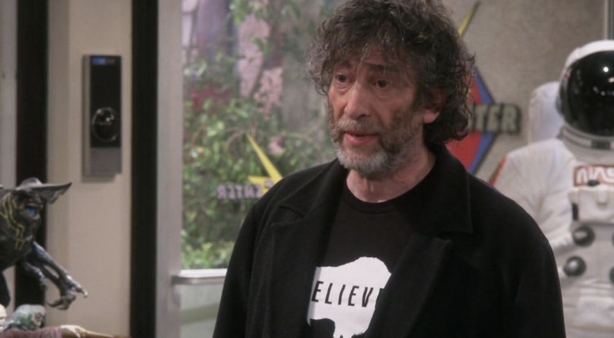 Neil Gaiman in The Big Bang Theory (Image via CBS)