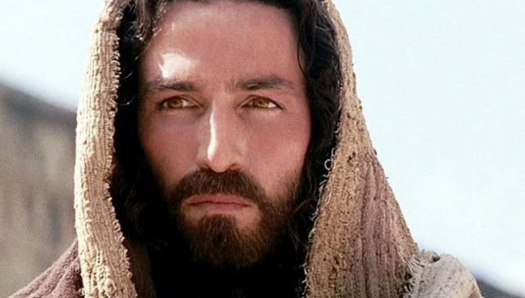 Caviezel played Jesus in The Passion of the Christ (Image via Hulu)