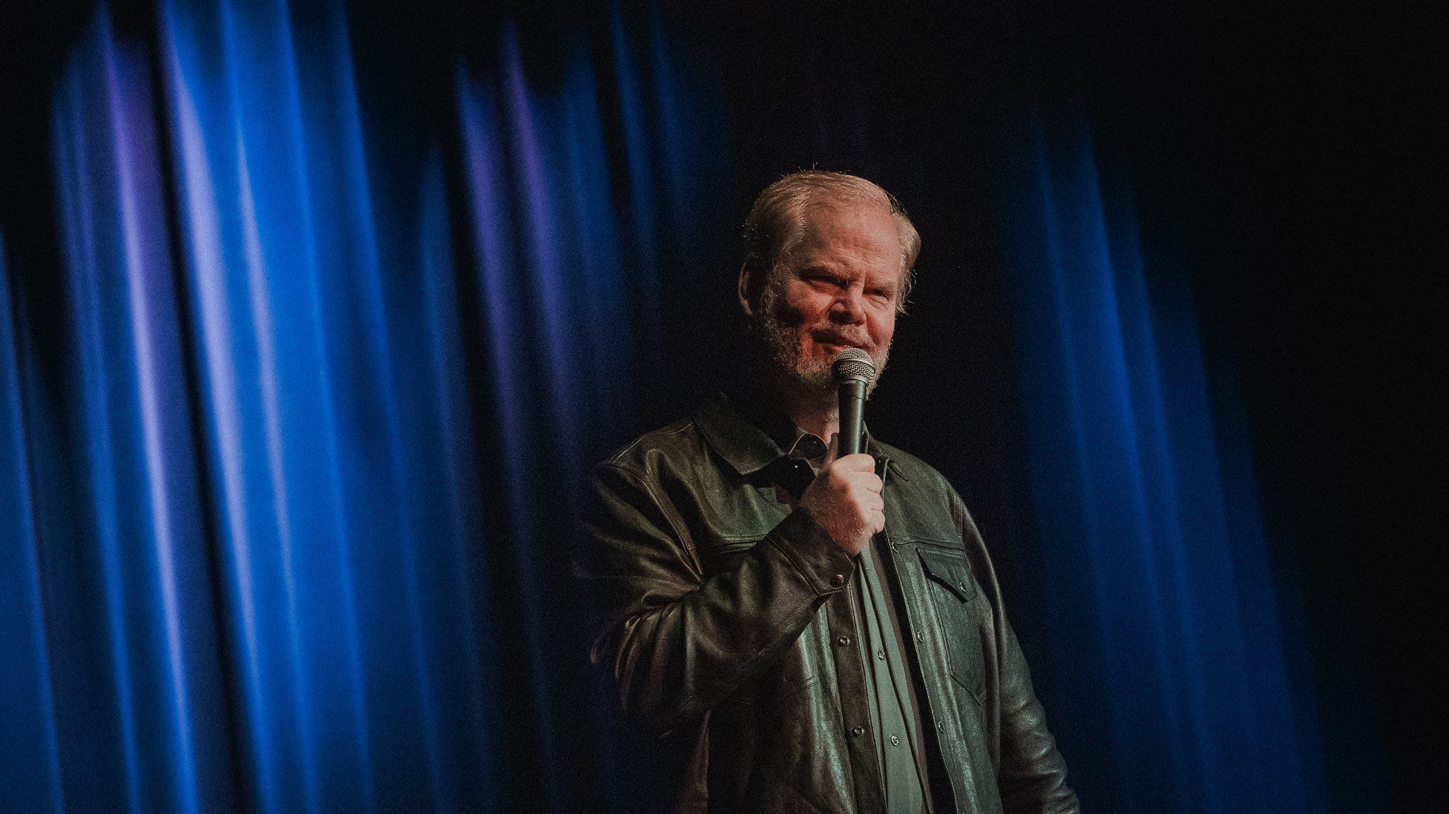 Jim Gaffigan performs during his comedy tour. (Image via/@JimGaffigan)