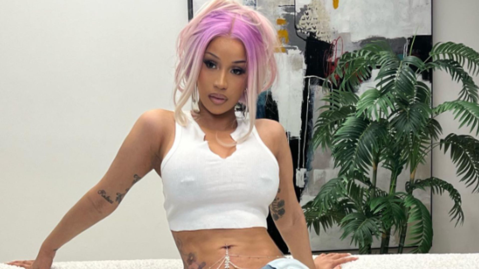 Internet reacts to Cardi B rumored to have an affair with NFL star Stefon Diggs (Image via Instagram/@iamcardib)