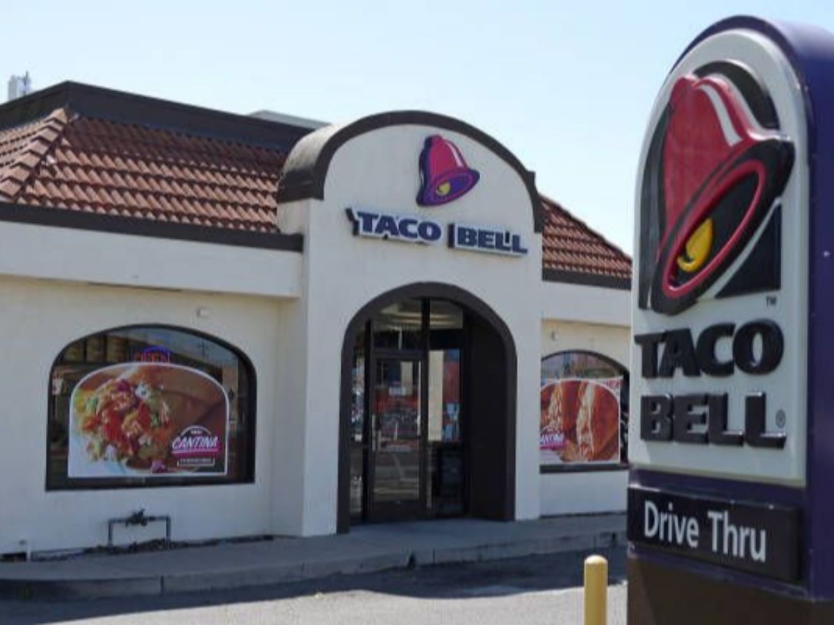 Taco Bell outlet (image via Justin Sullivan)