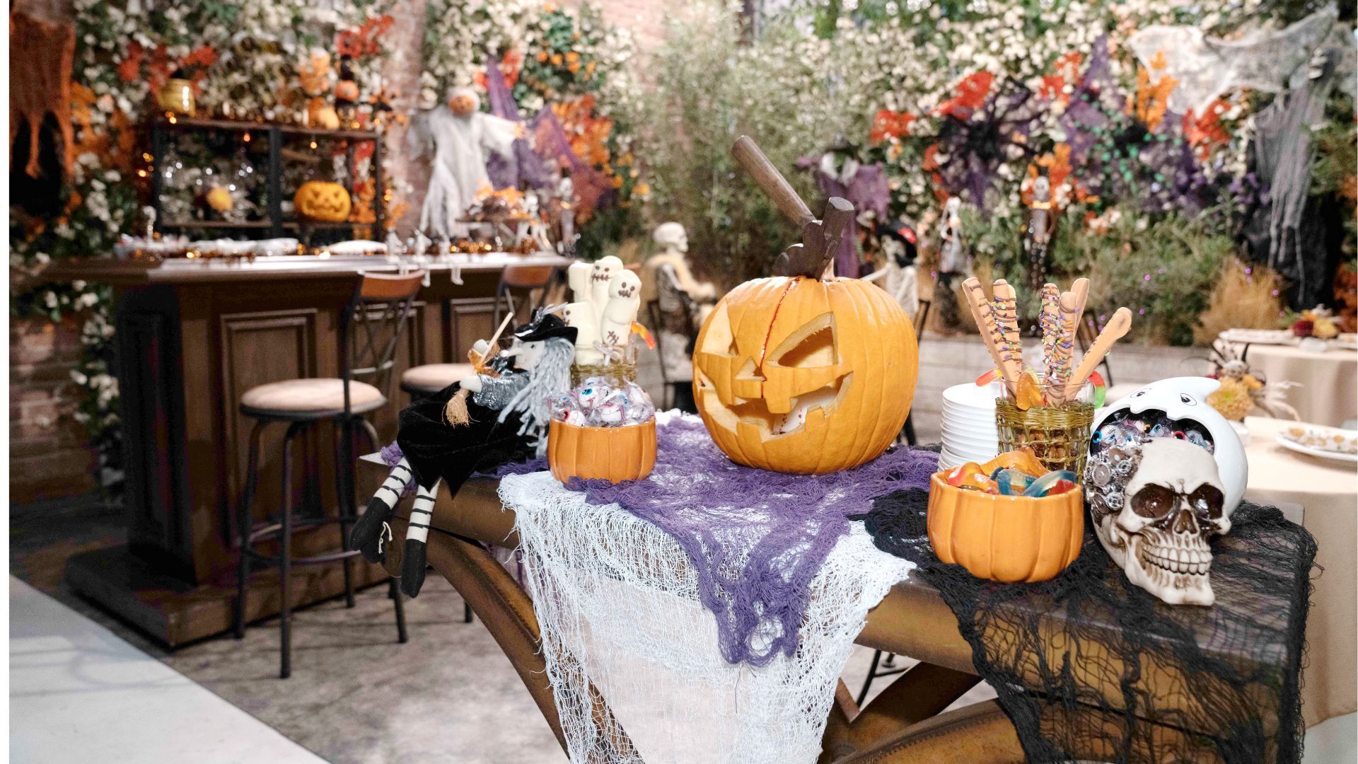 Il Giardino Halloween decorations | Image Source: JPI