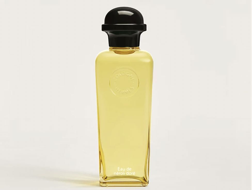 A spicy and citrusy perfume suited for all occasions (Image via Hermes)