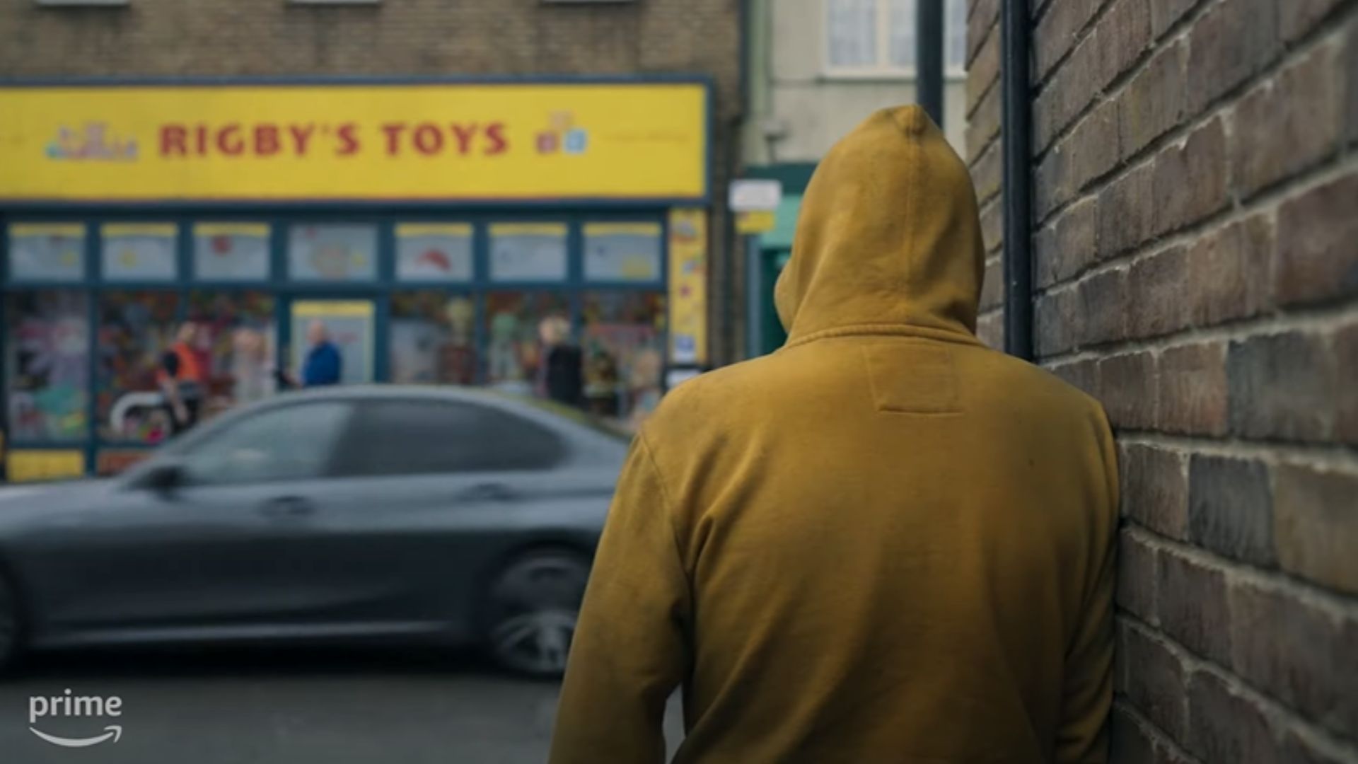 The man wearing Yellow Hoodie (Image via Prime Video)