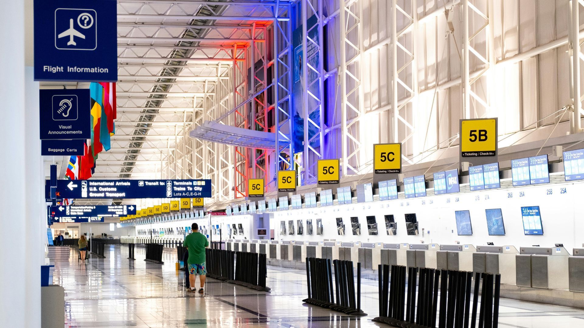 Airport (Image via Pexels/Matthew Turner)