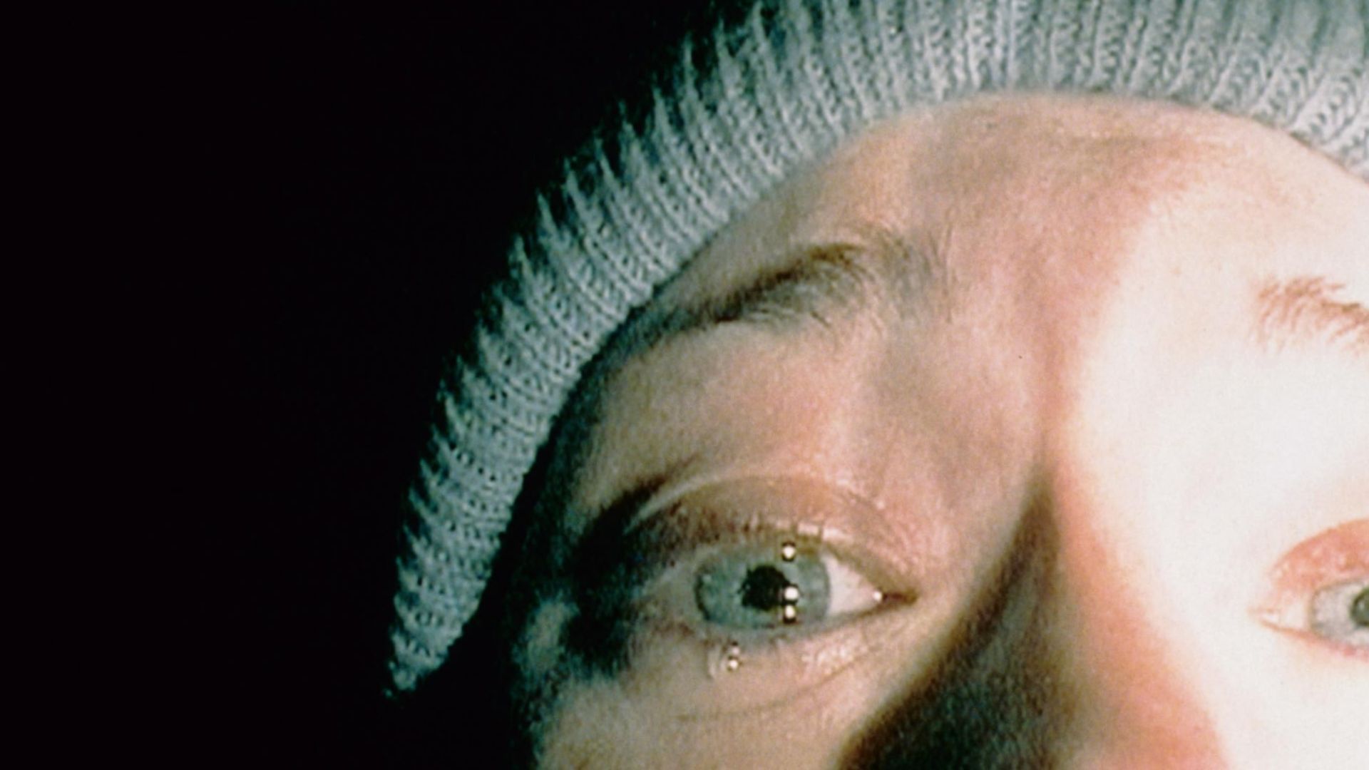 Heather Donahue in The Blair Witch Project (Image via Prime Video)