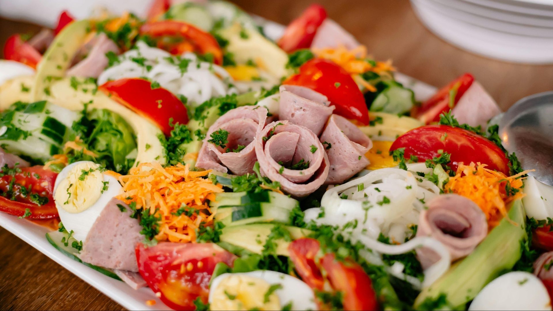 Scrumptious salad (Image via Audy of Course/Pexels)