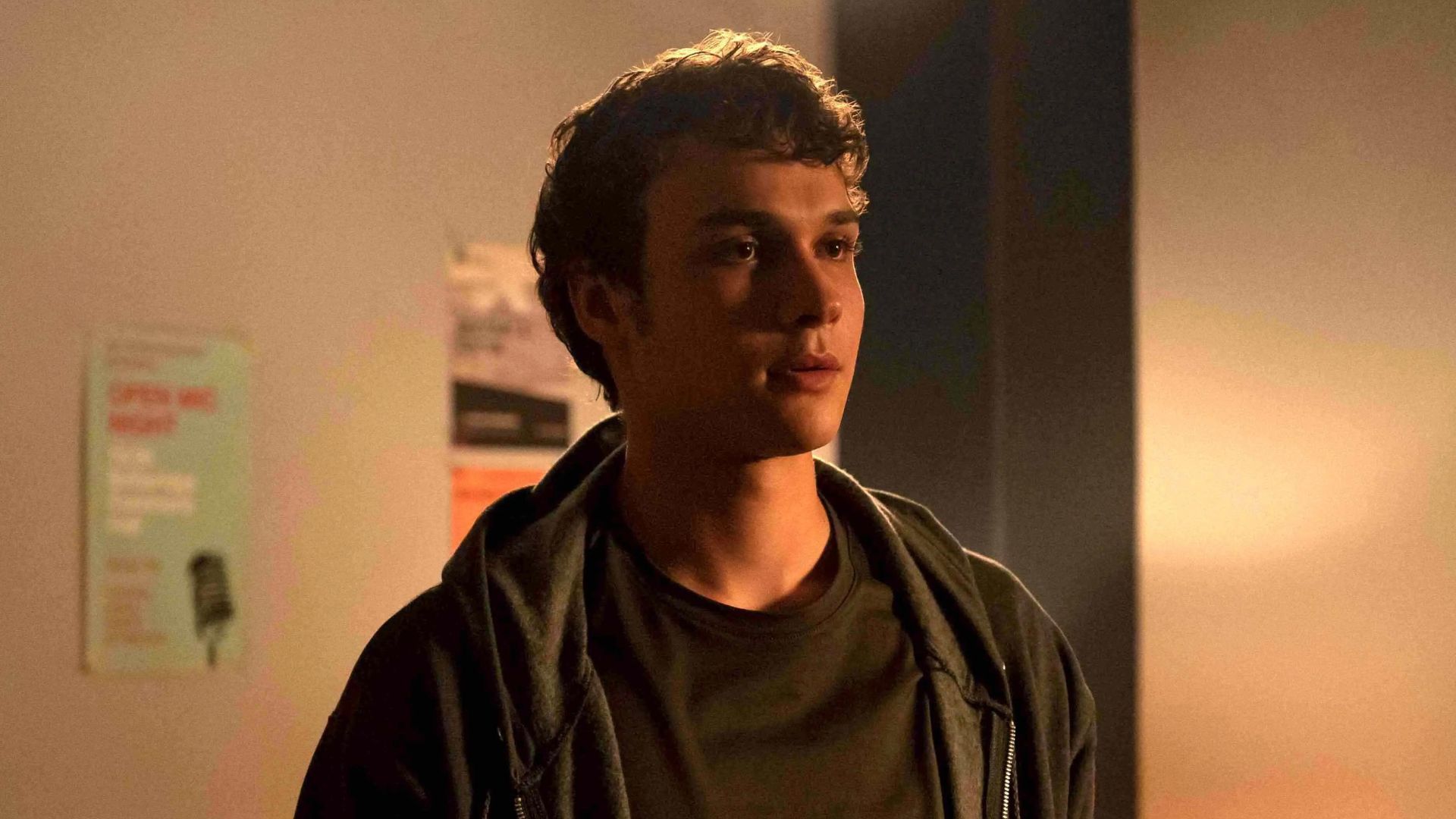 Drew in Tell Me Lies (Image Source - Hulu)