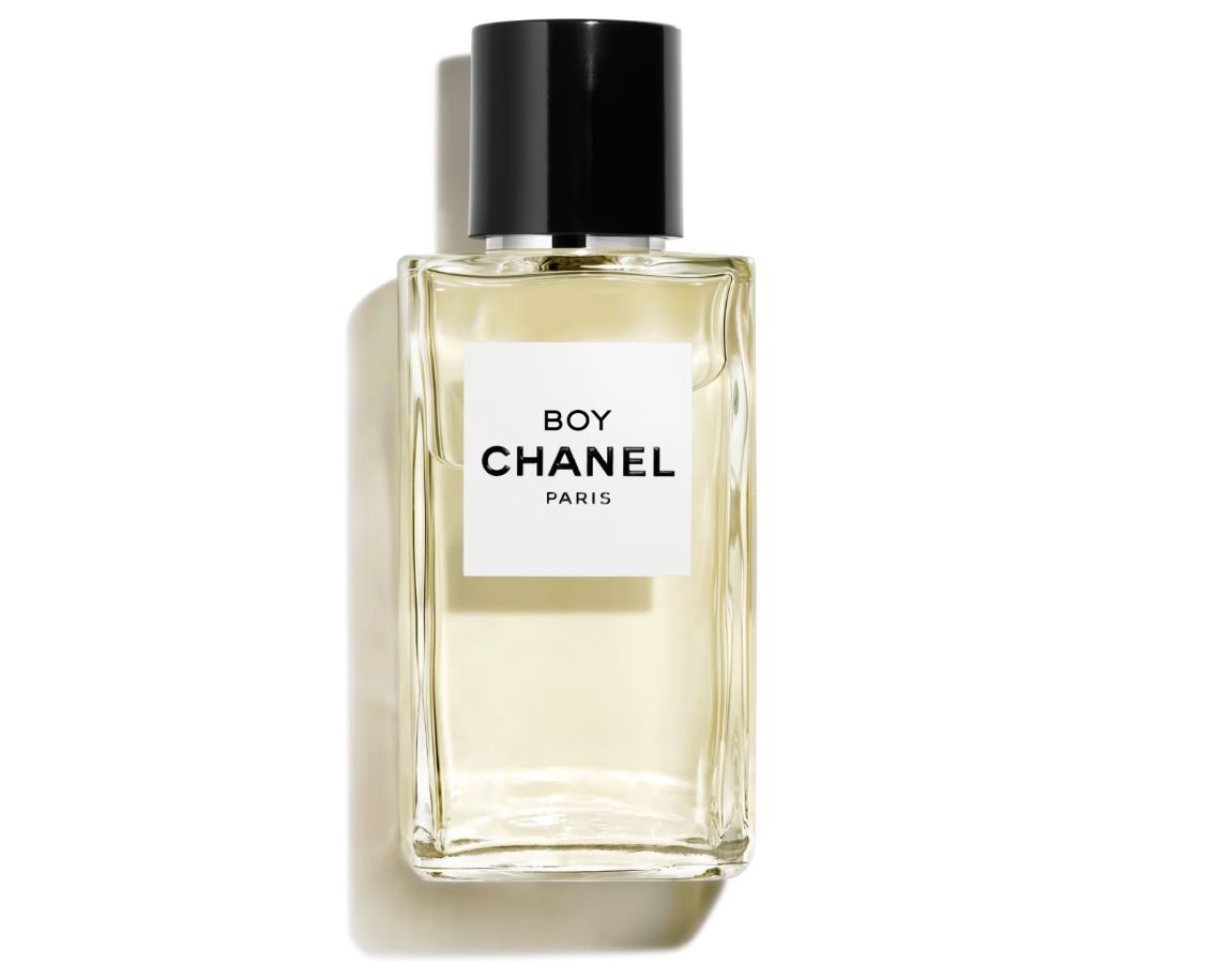 A spray that is redefined by love. (Image via Chanel)