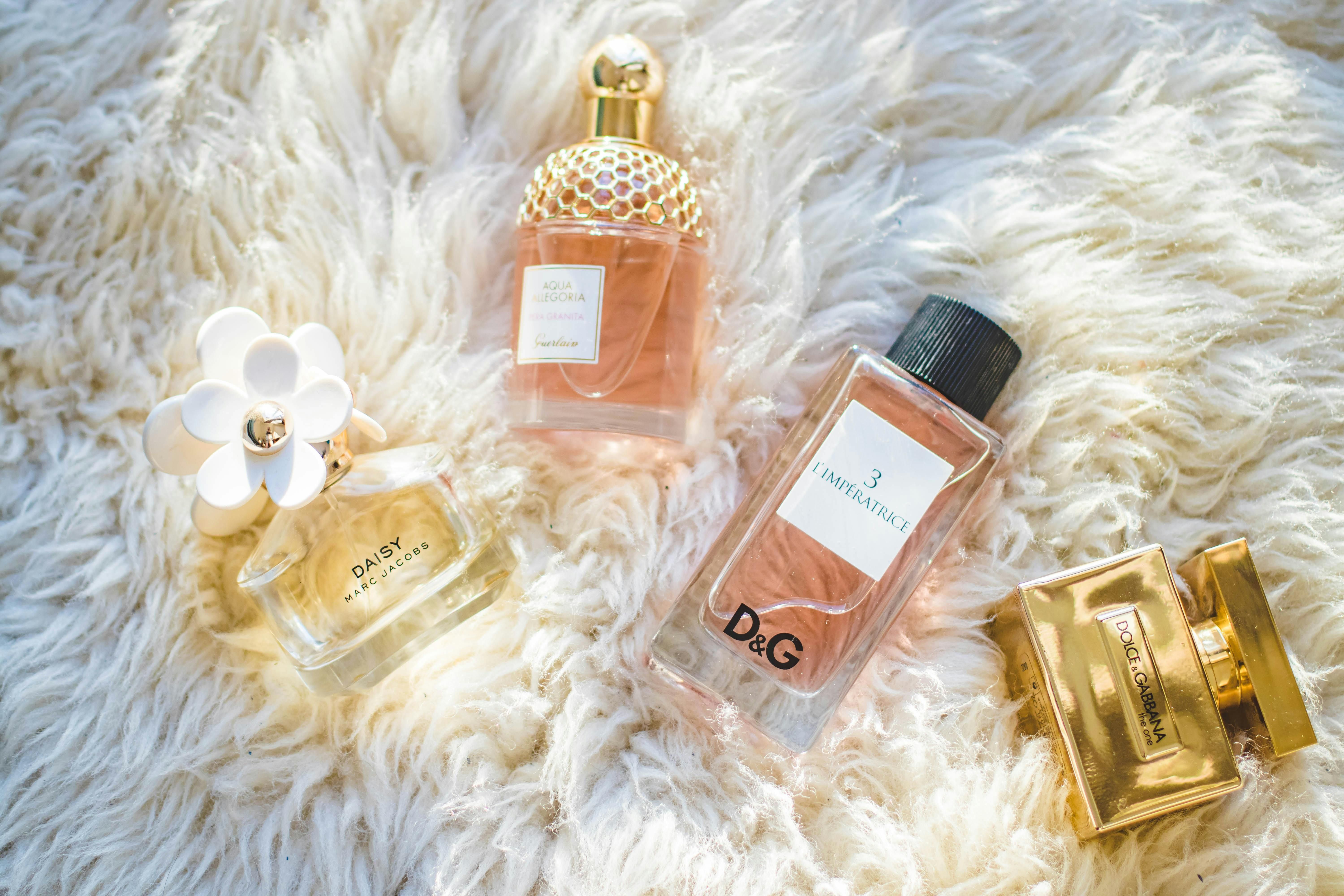 Storage also plays a huge role in helping the perfumes last a long time. (Image via Pexels/ Valerriya)