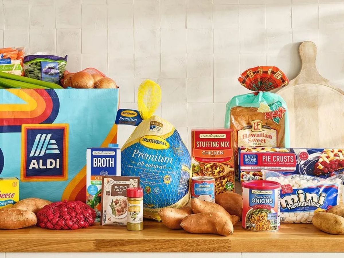 ALDI Thanksgiving meal deal (image via ALDI)