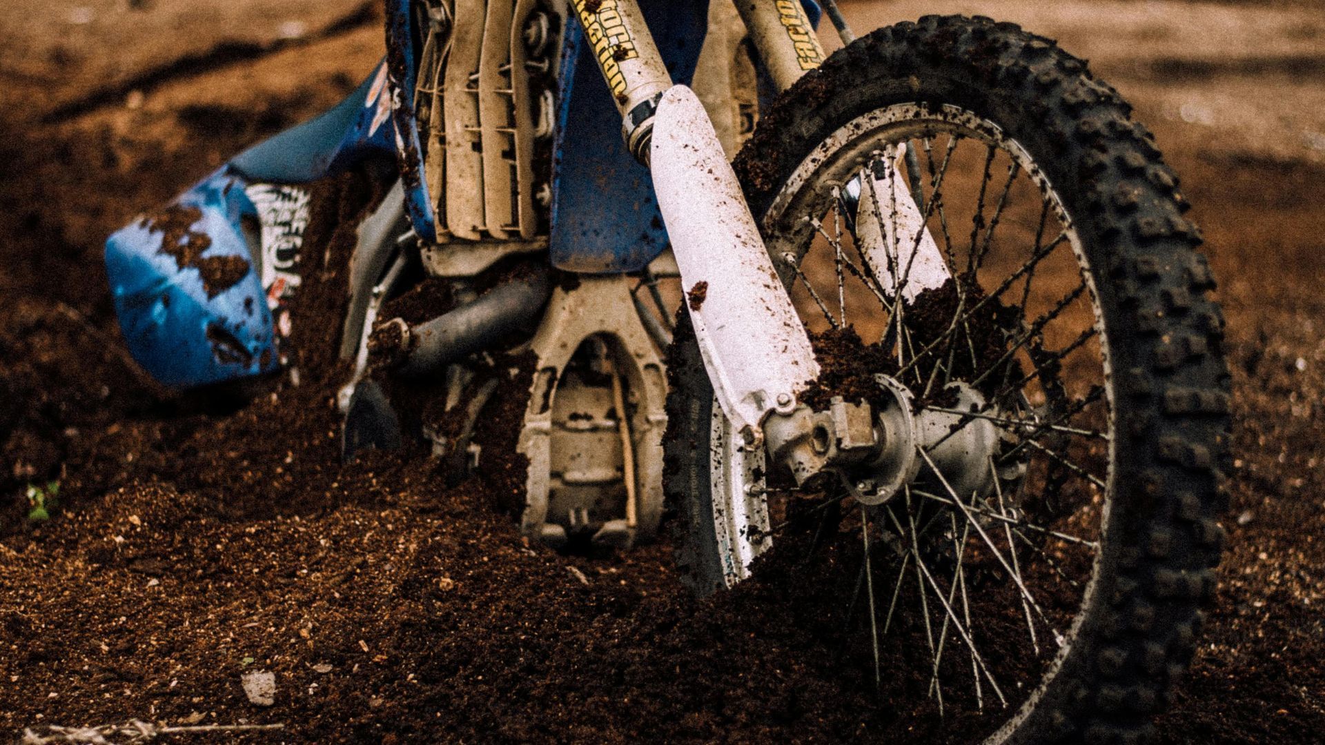 Motorcycle crash (Image via Pexels/Harrison Haines)