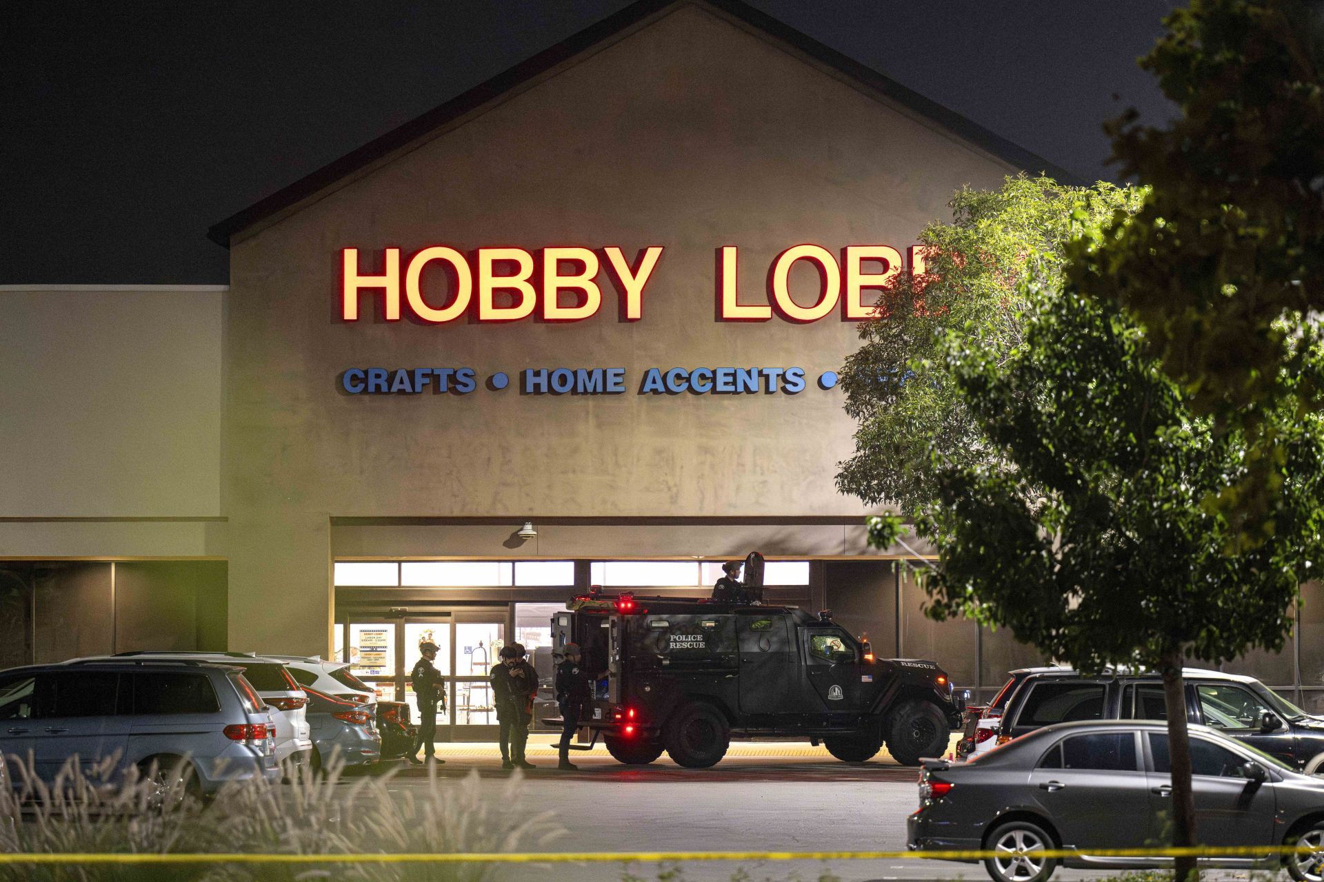 10-Hour Standoff With Man With Gun Outside Hobby Lobby - Source: Getty