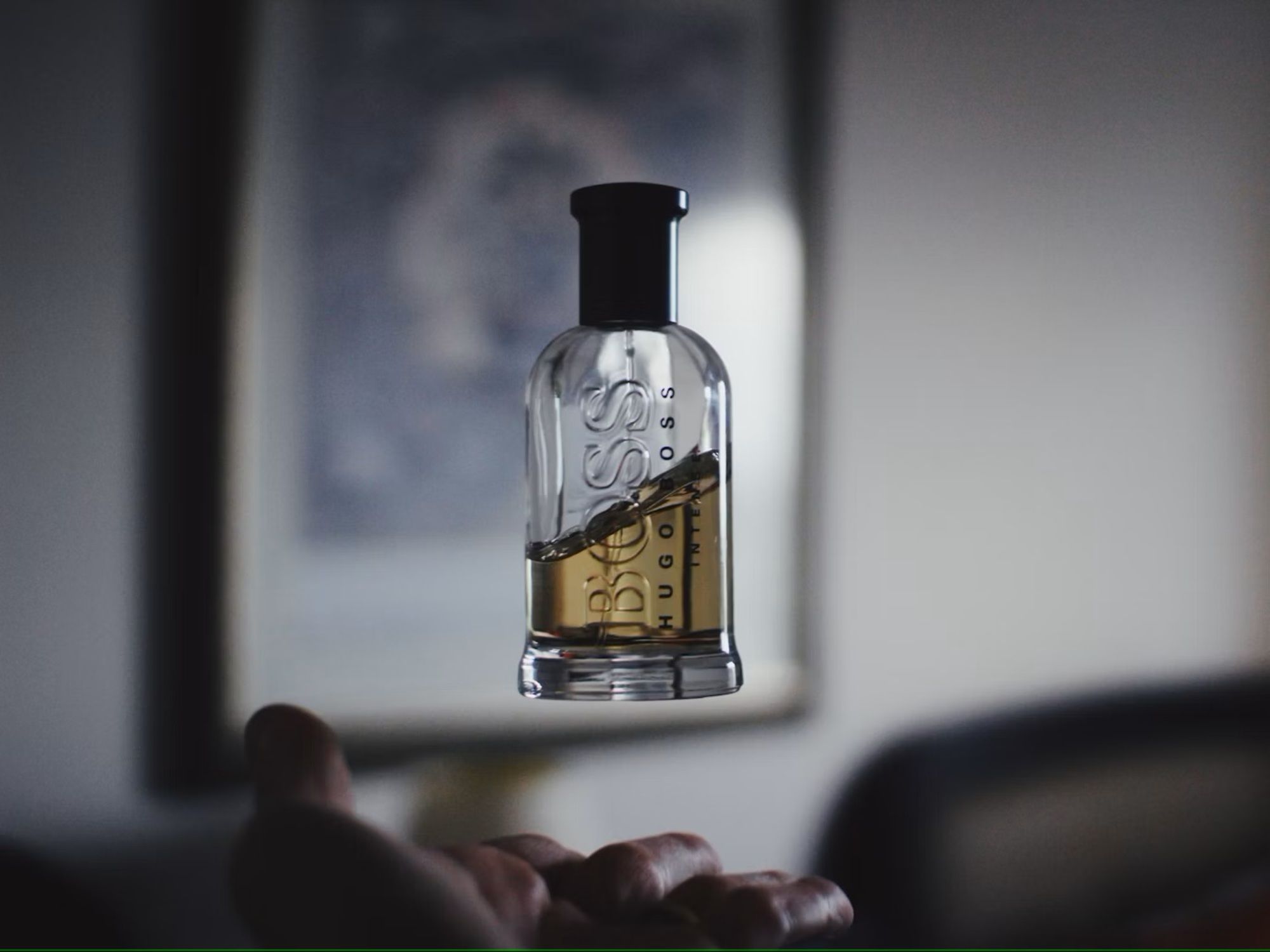 Grab these 7 men perfume today! (Image via Unsplash/ felipepelaquim)