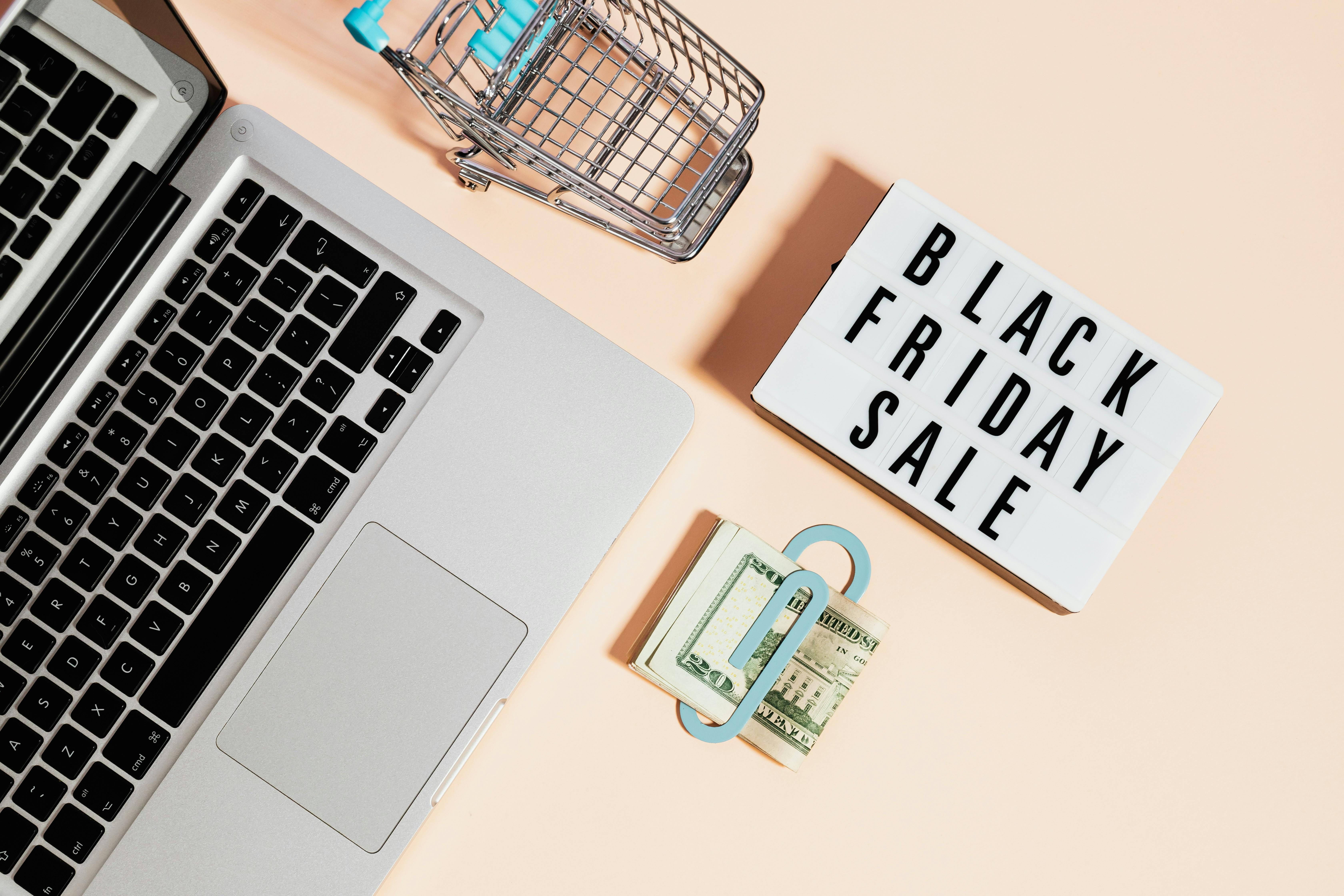 You can avail of some Black Friday Sephora deals before the sale begins. (Image via Pexels/ Karolina Grabowska)