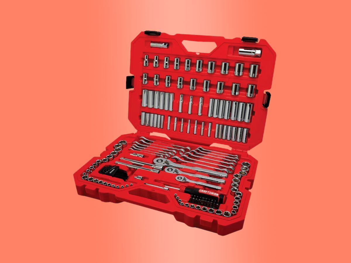 CRAFTSMAN 159-Piece Standard and Metric Polished Chrome Mechanics Tool Set (Image via Lowe&#039;s)