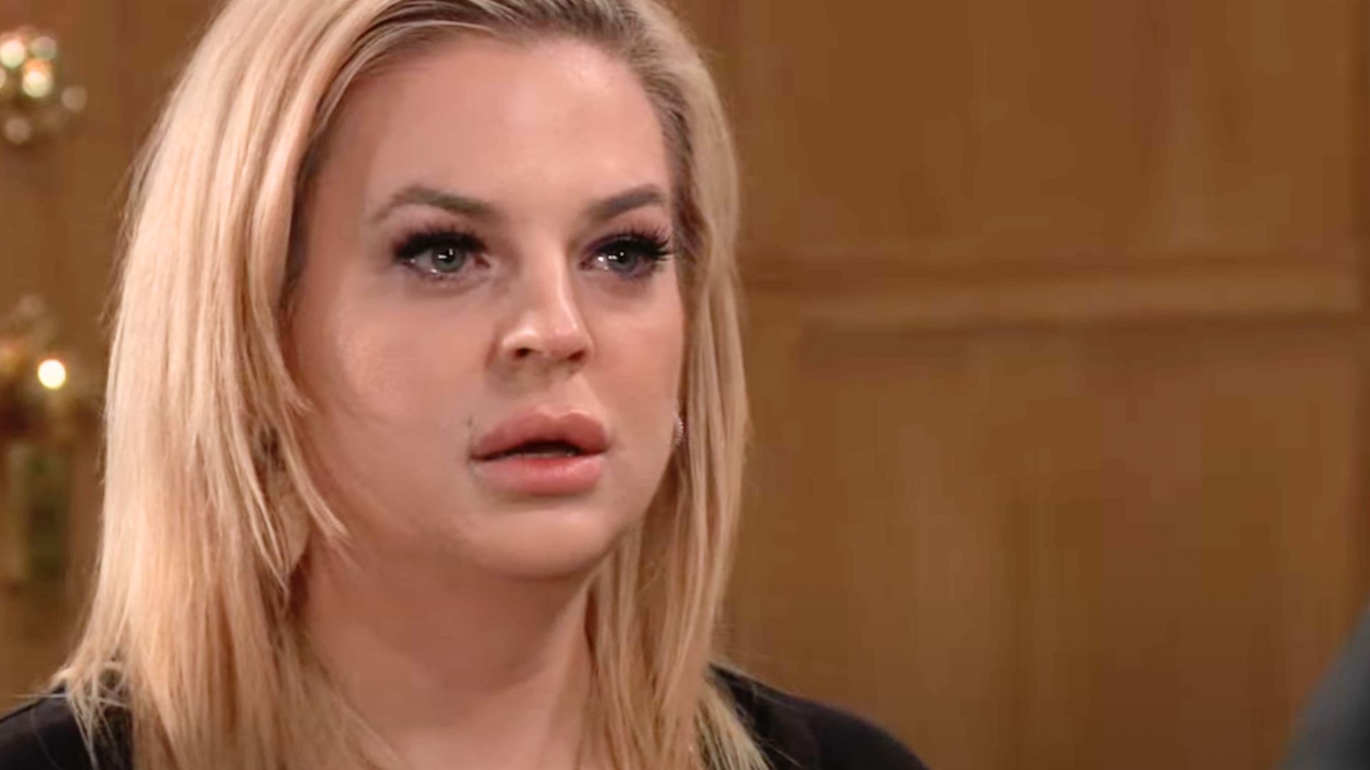 Maxie is devastated to learn Sam has died | Image Source: ABC