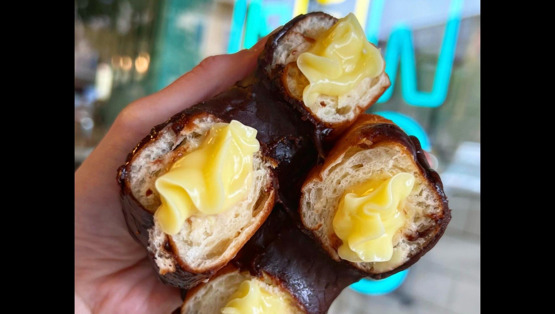 Darling Doughnuts (Image via Instagram/ @darlingdoughnuts)