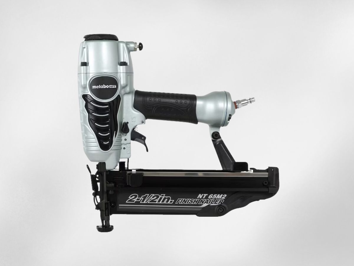 Metabo HPT 2-1/2-in 16-Gauge Pneumatic Straight Finish Nailer (Image via Lowe&#039;s)