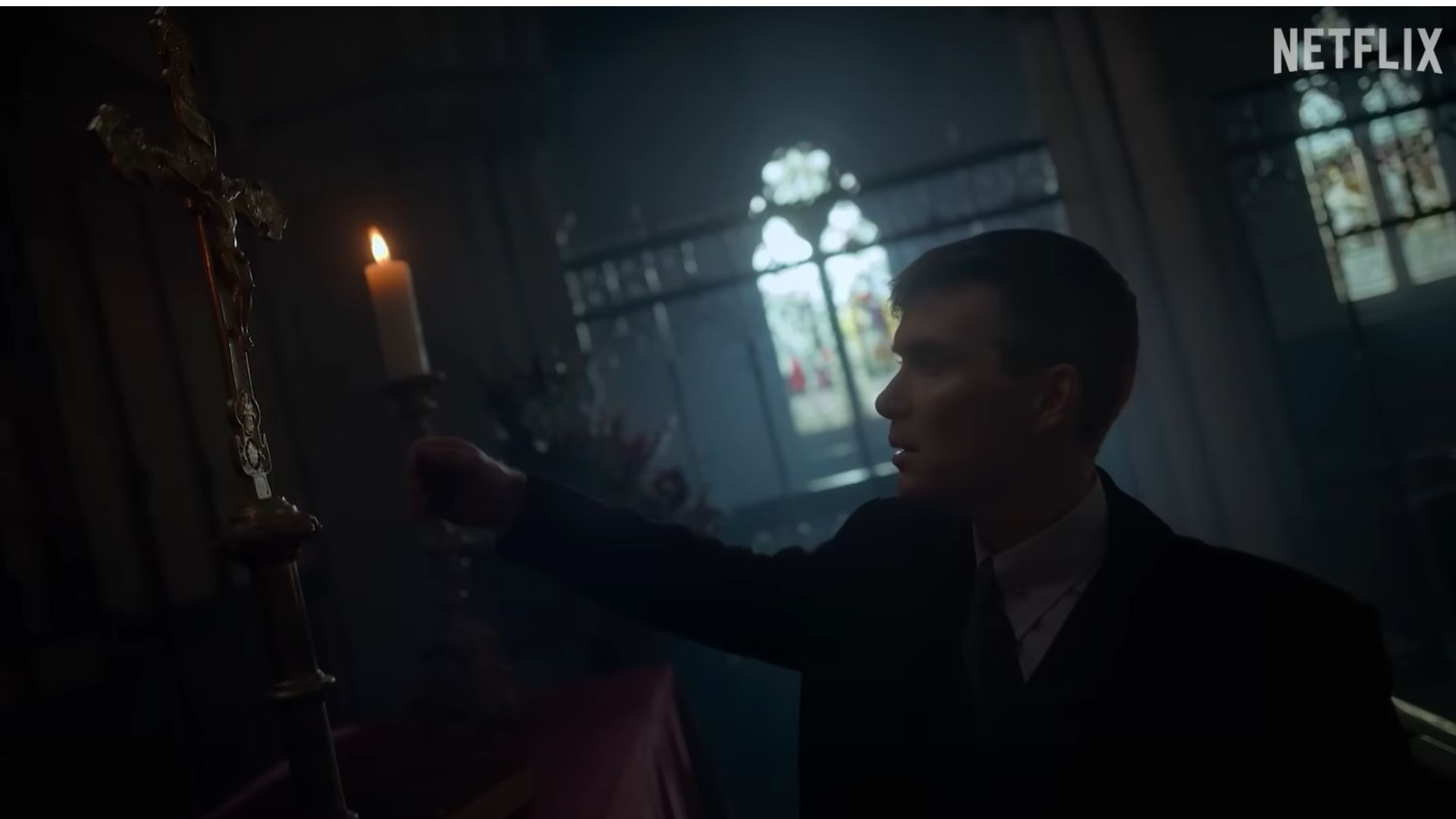 Cillian Murphy in Peaky Blinders (Image via YouTube/Netflix)