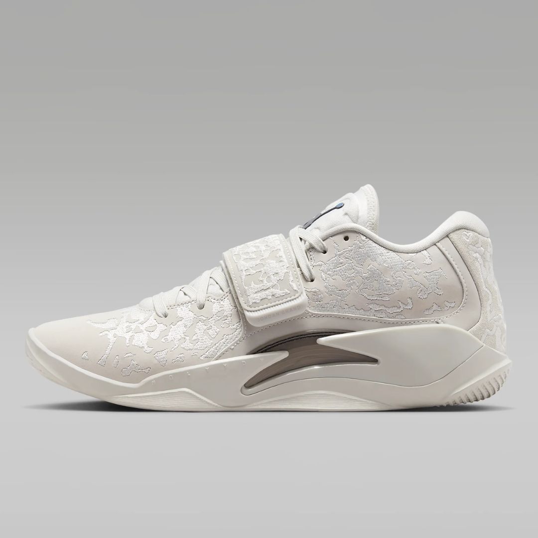 Nike Zion 3 M.U.D. &quot;Light Bone&quot; SE in Light Bone/Sail/Volt/Light Bone (Image via Nike)