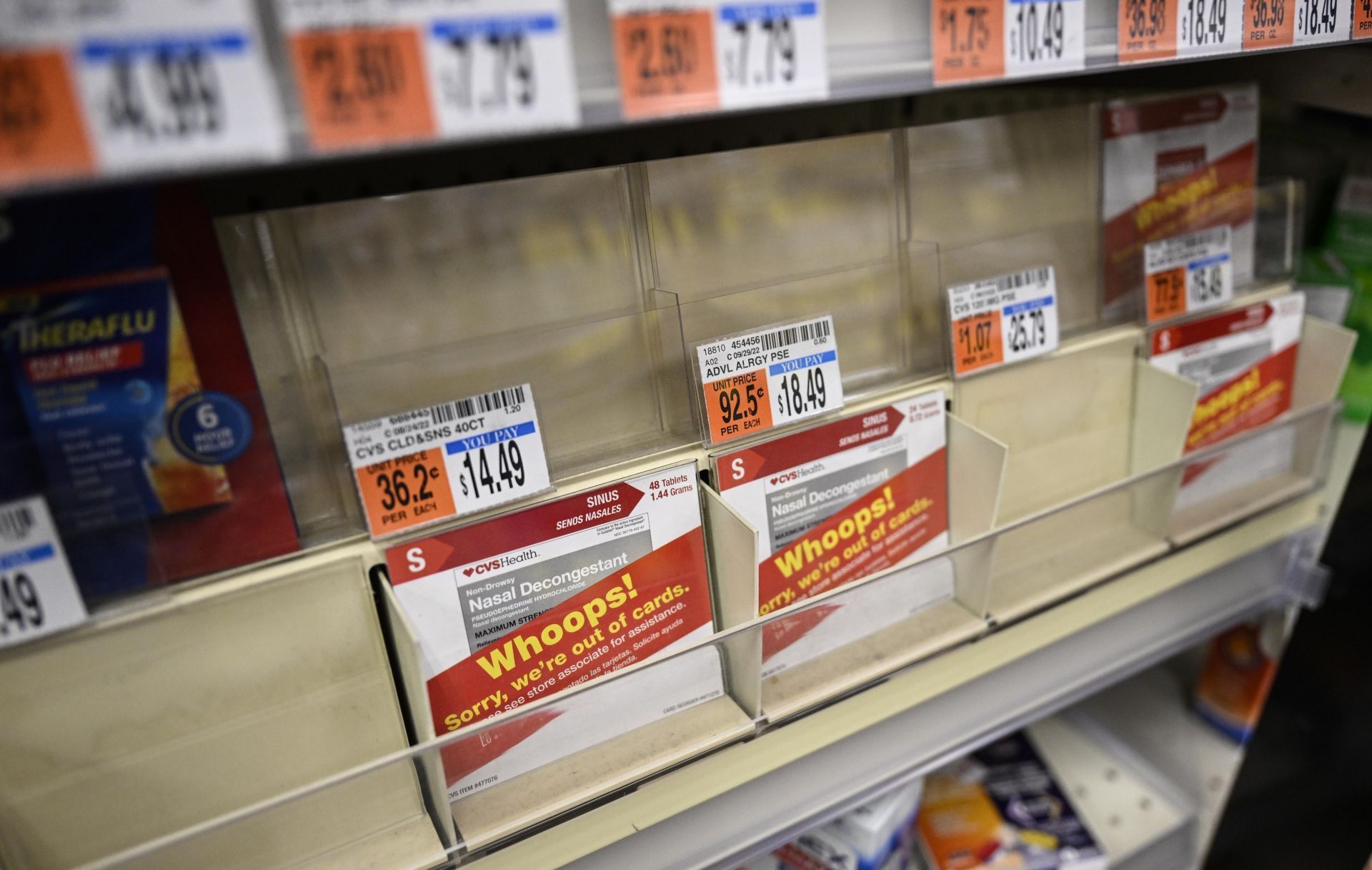 Medicine shortage worries U.S. parents amid tridemic - Source: Getty