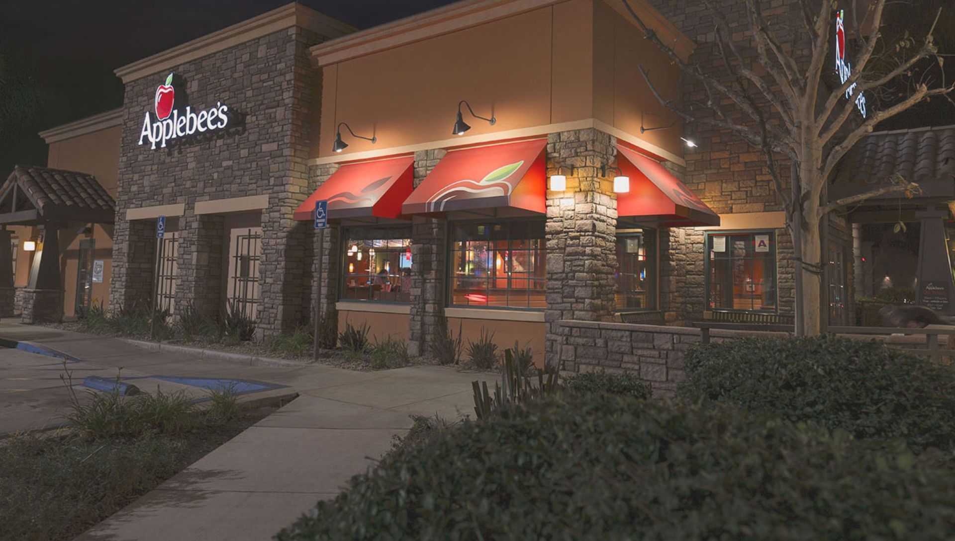 16) Applebee&#039;s