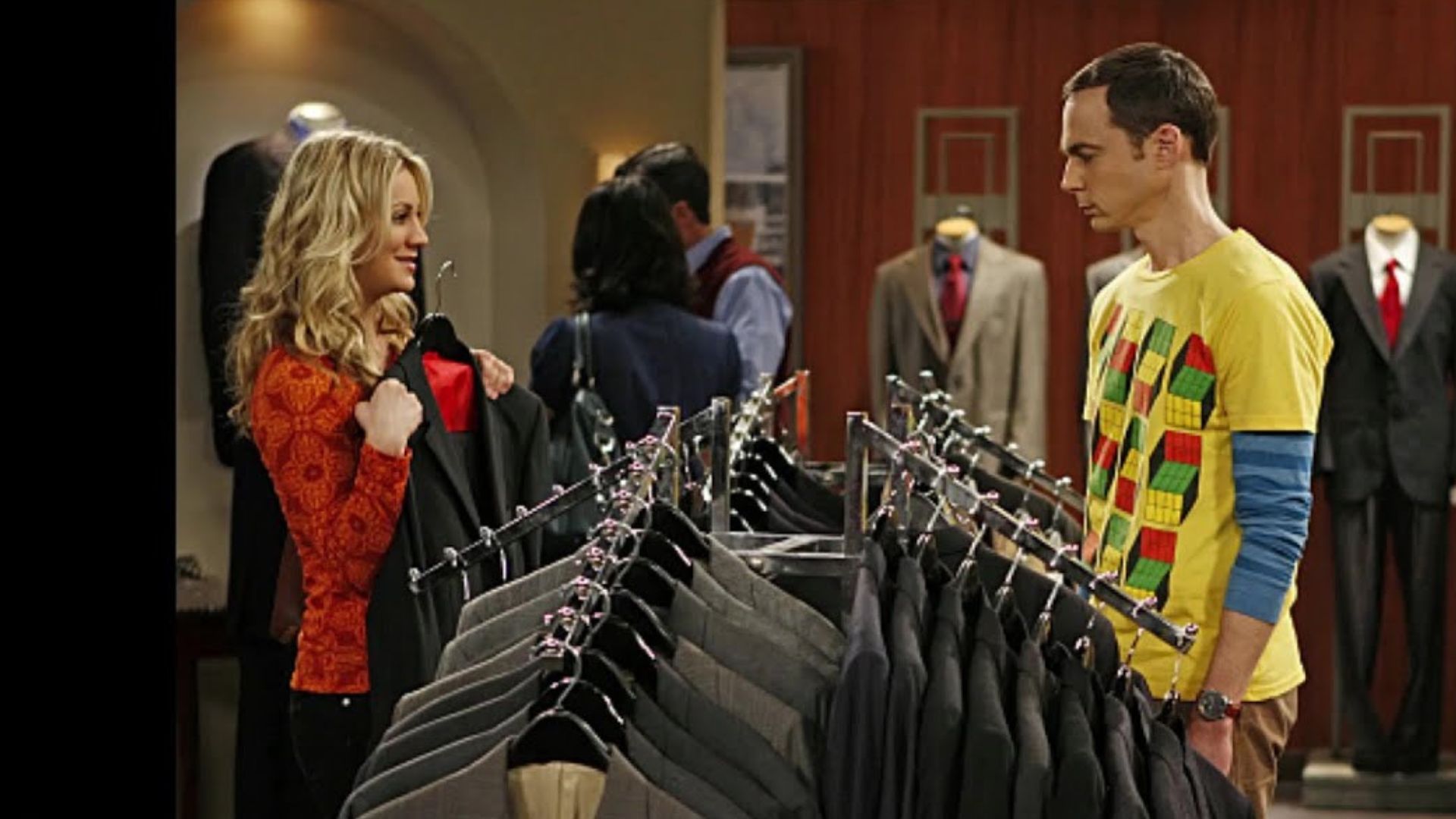 Penny picks a black suit for Sheldon | Image source: Netflix