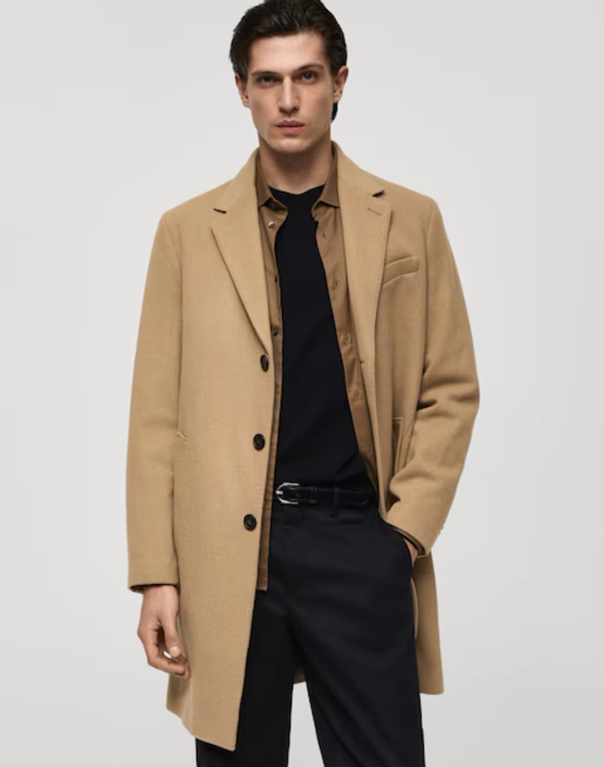 Men&#039;s coats for 33% off. (Image via Mango)