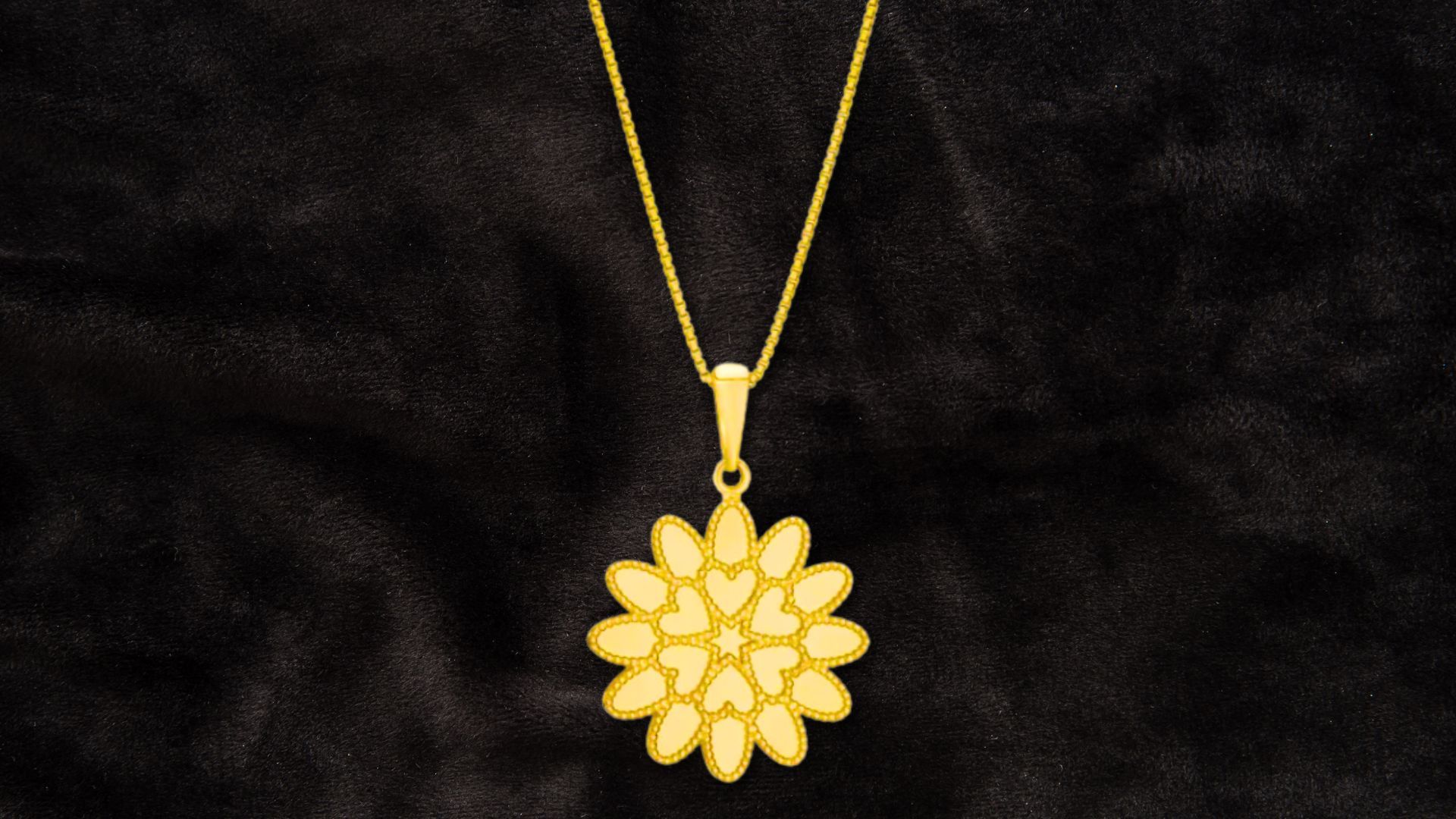 14kt Yellow Gold Mirrored Flower Pendant at $100 off (Image via Costco website)