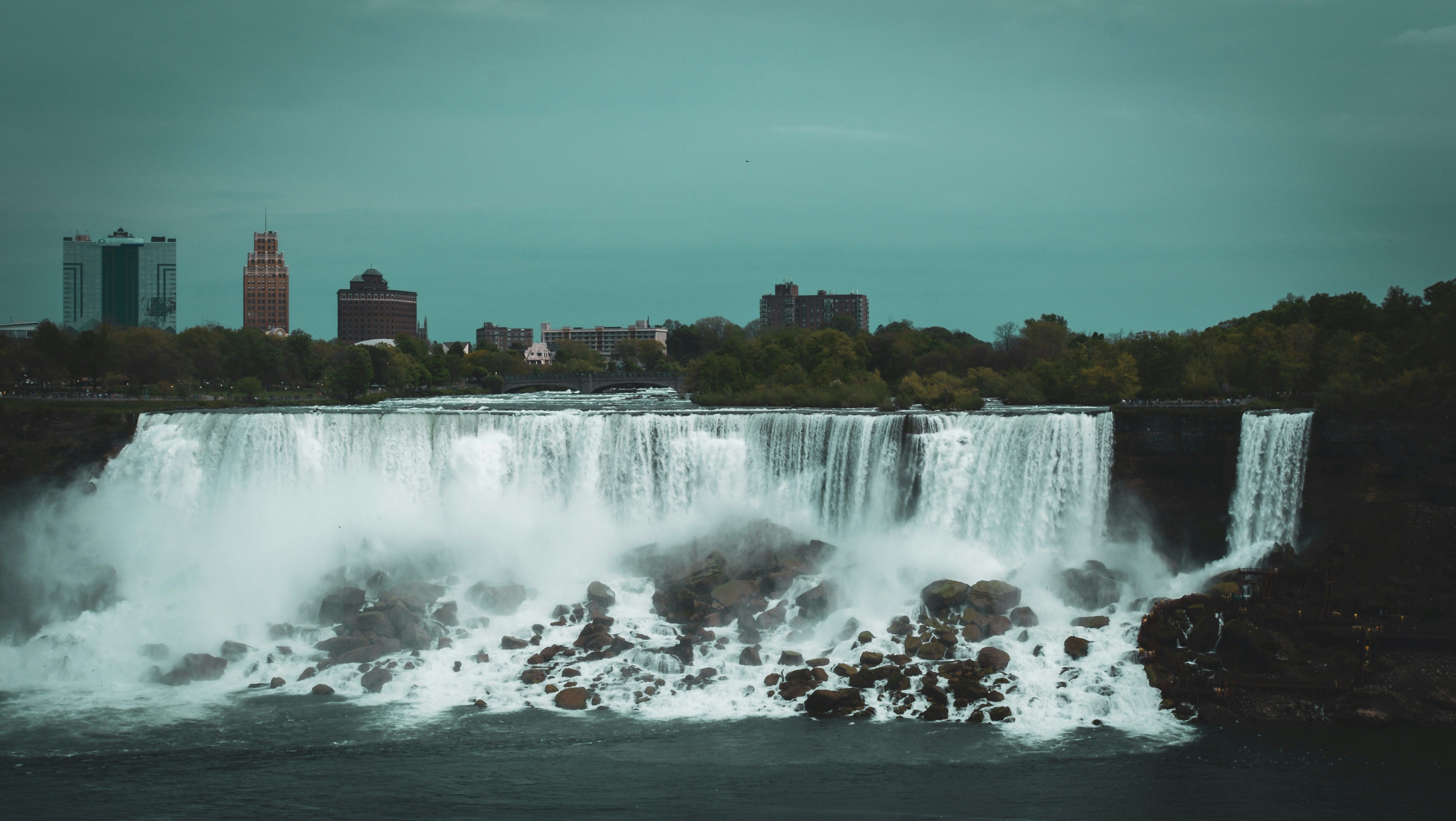 Niagara Falls (image via Unsplash)