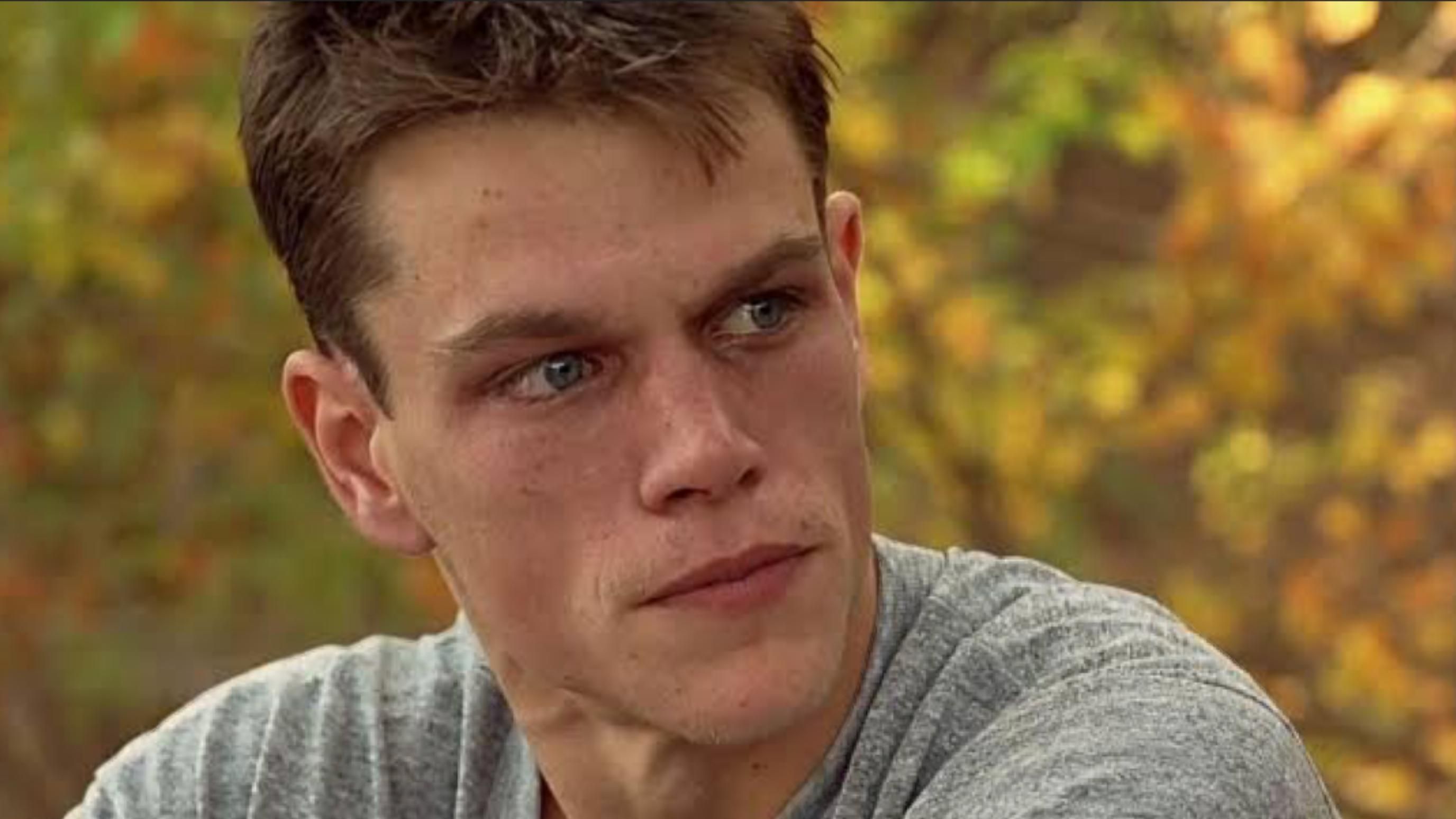 Matt Damon in Courage Under Fire | Image Source: 20th Century Fox