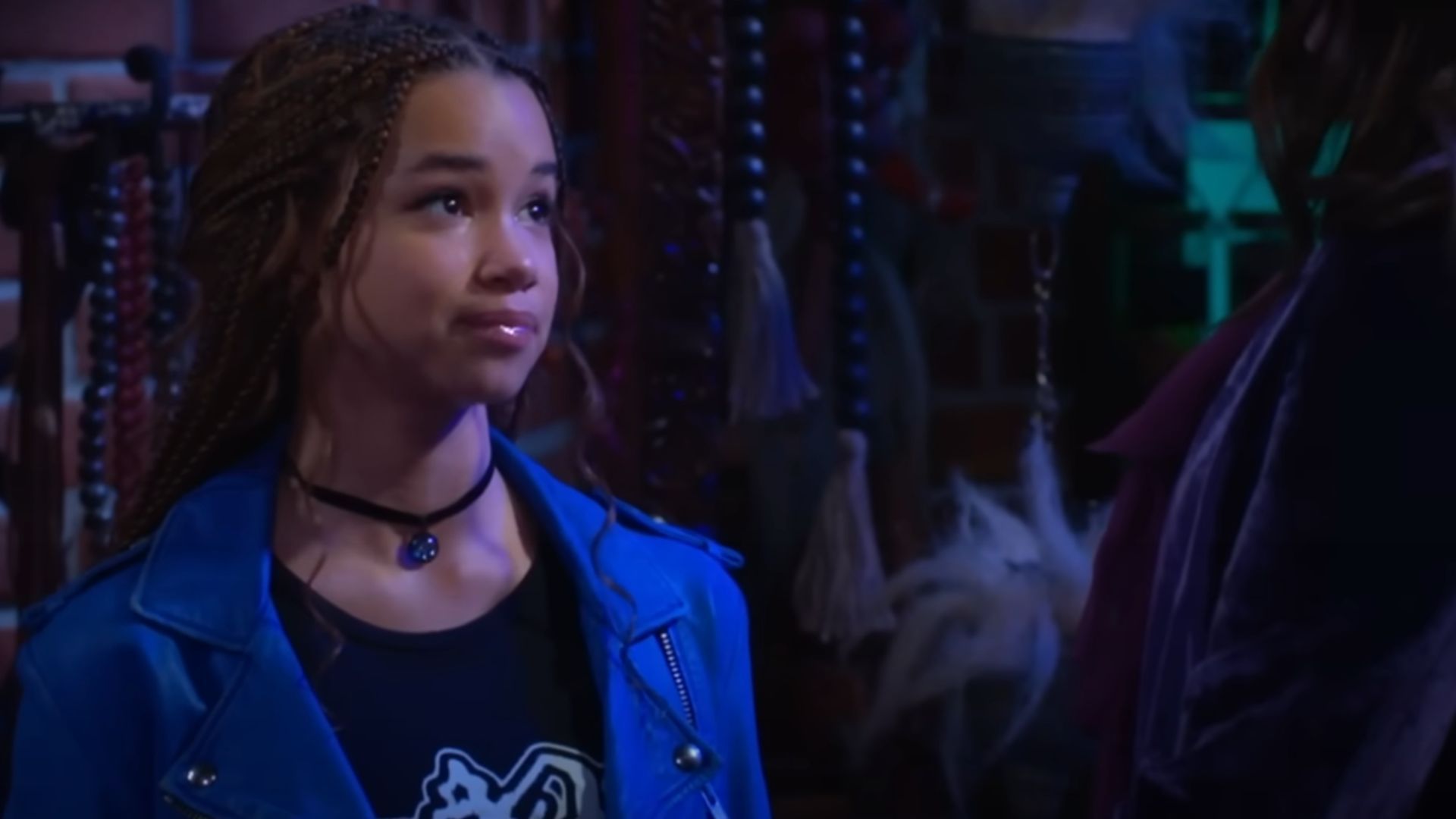 Janice LeAnn Brown as Billie in Wizards Beyond Waverly Place (Image via Disney Channel)