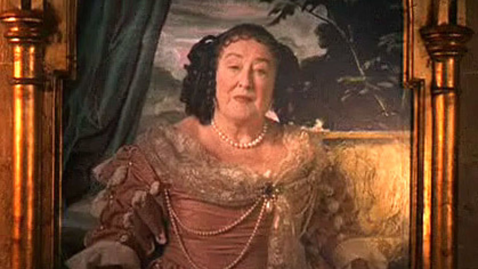 Elizabeth Spriggs as The Fat Lady | Image Source: Warner Bros.