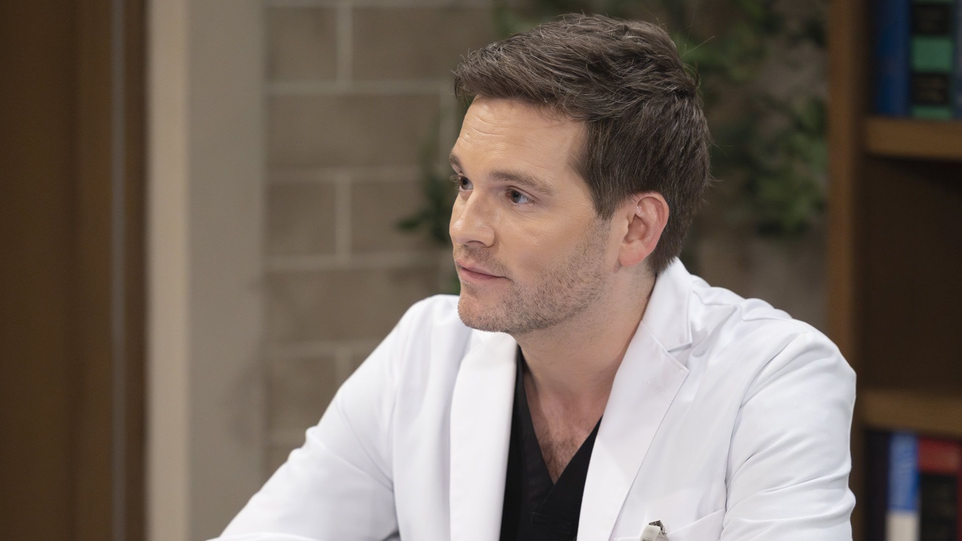 General Hospital&rsquo;s Van Hansis as Dr. Lucas Jones. | Image Source: ABC