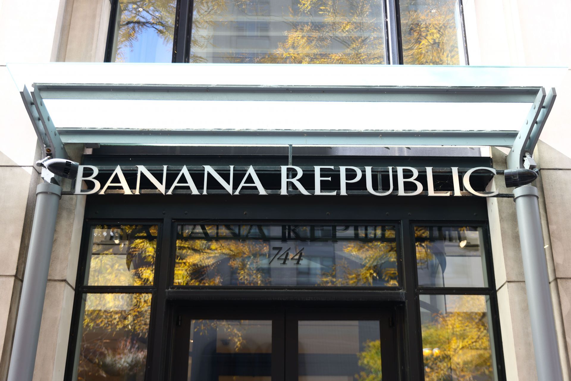 Banana Republic (Image via Getty)