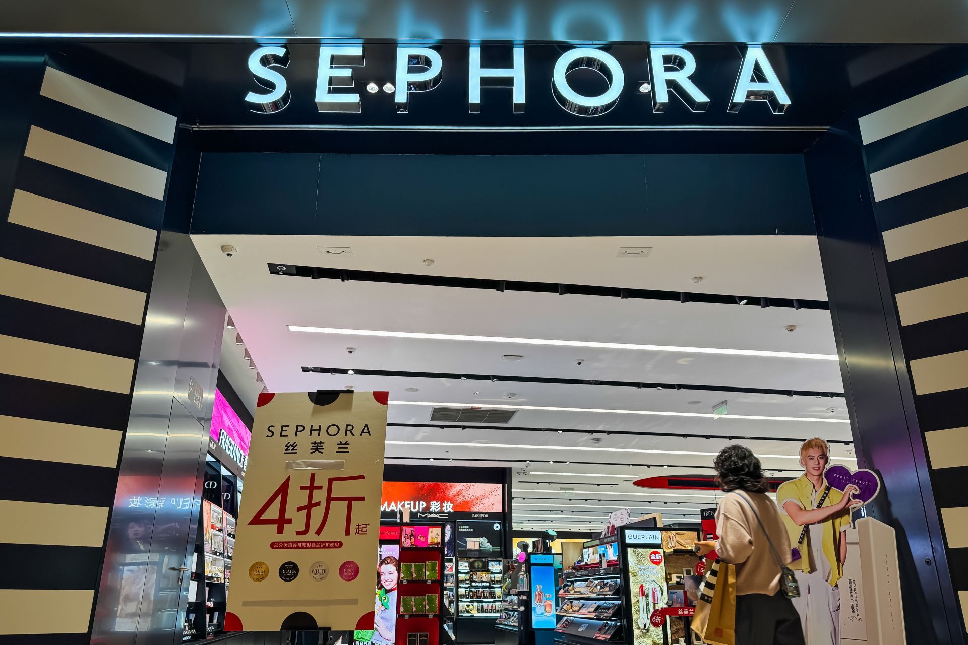 Sephora is giving 50% off. (Image via Getty)