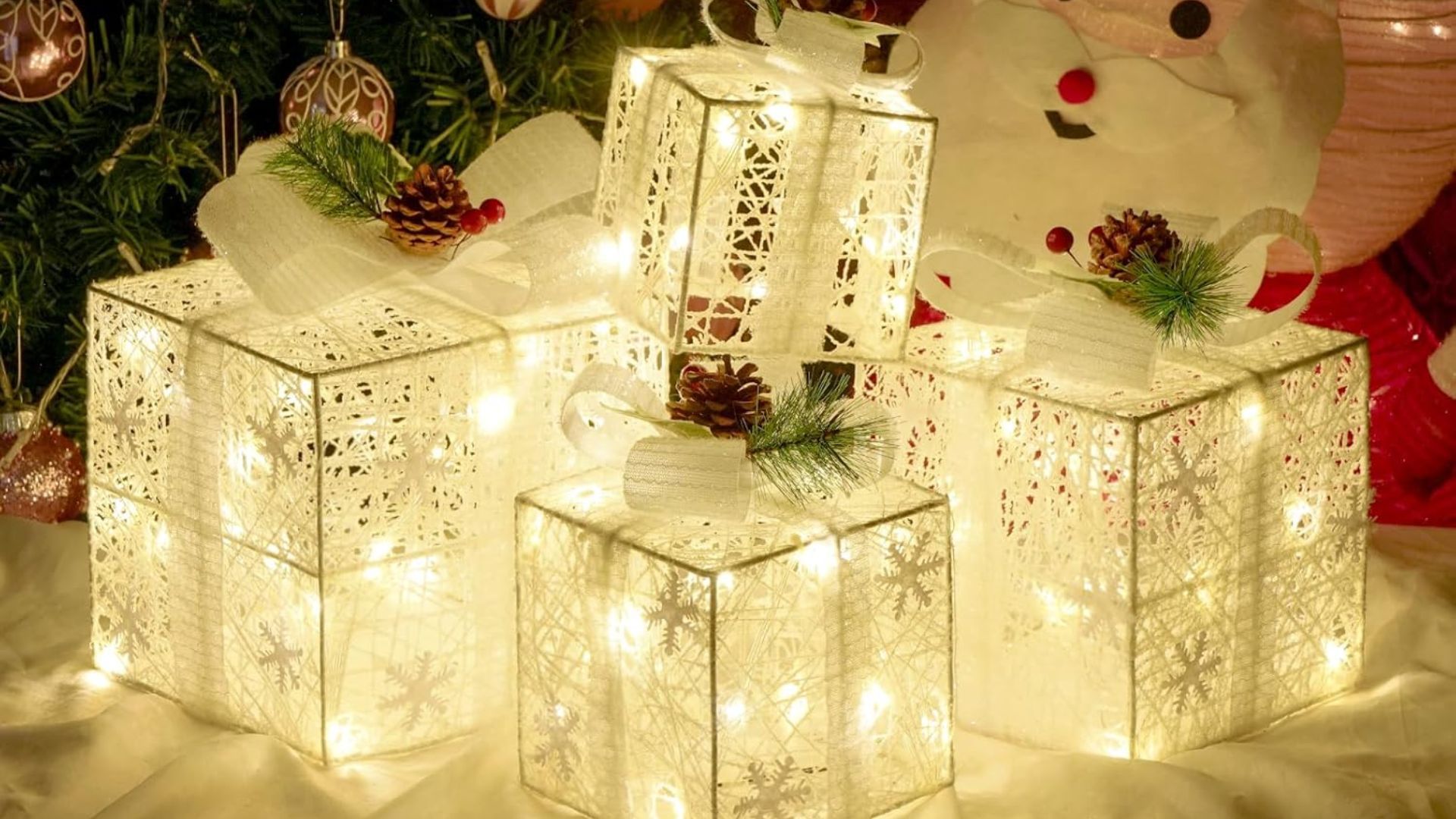 Christmas Lighted Gift Boxes, (Image via Amazon)